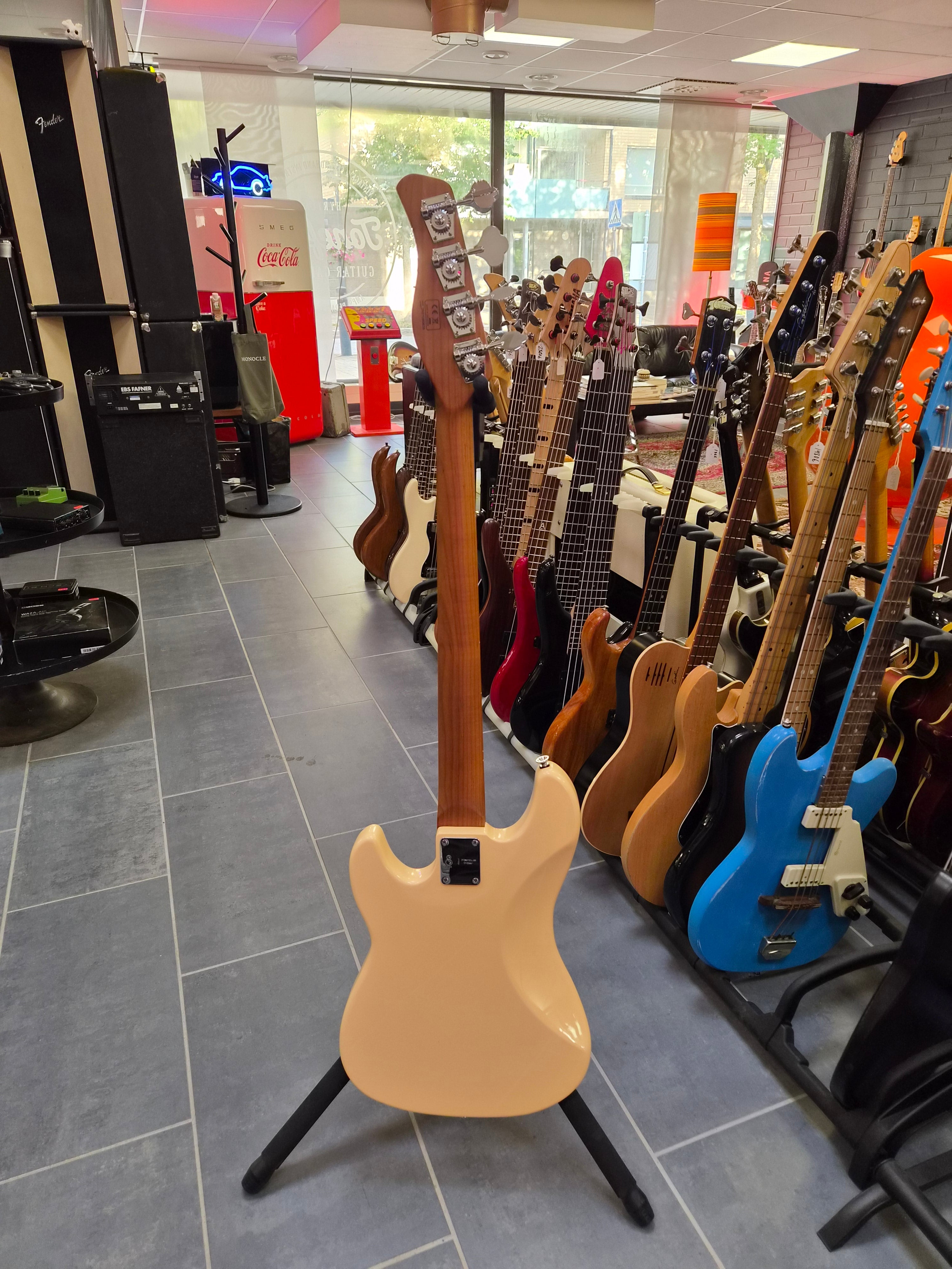 Sire Marcus Miller D5