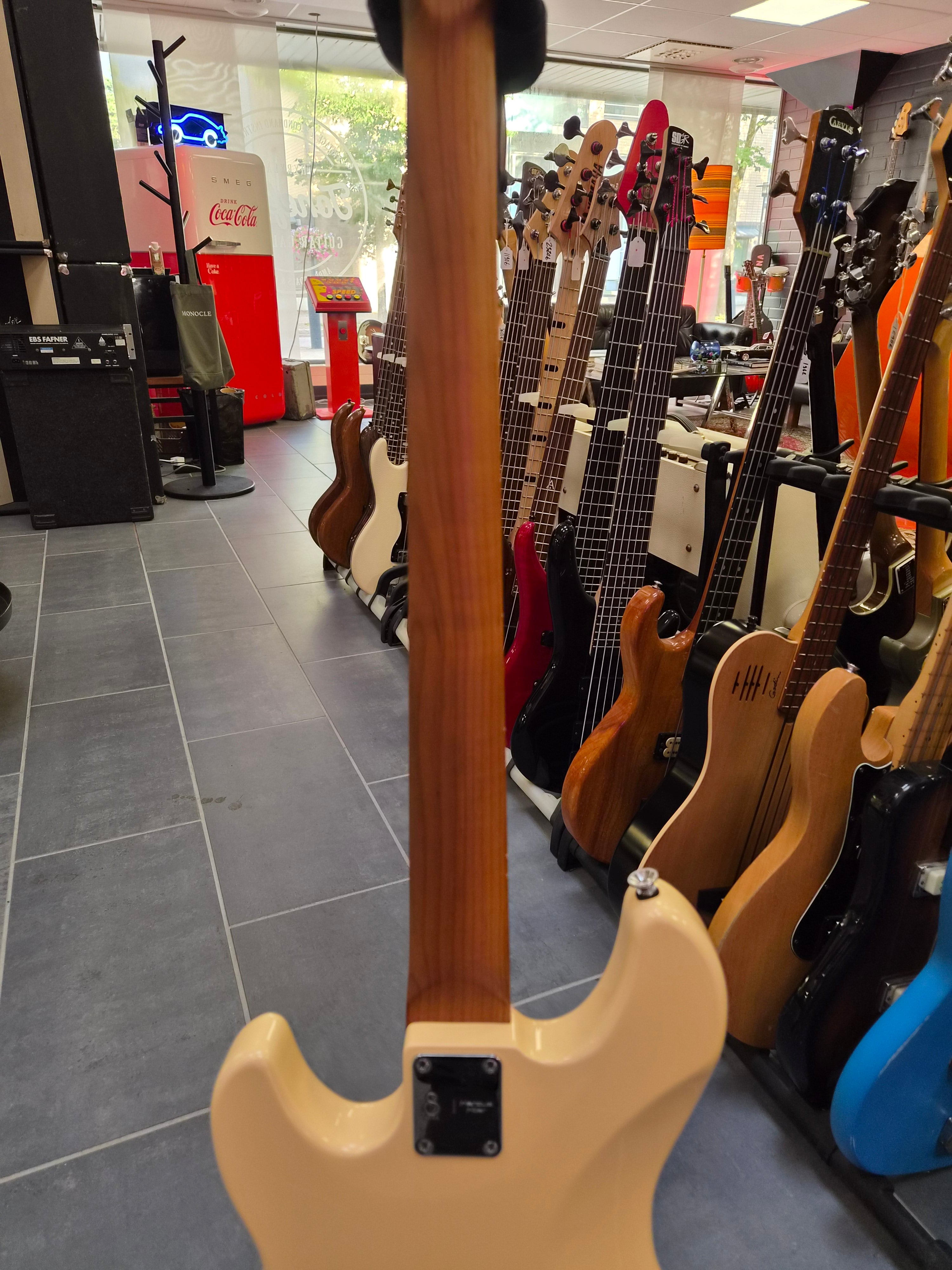 Sire Marcus Miller D5