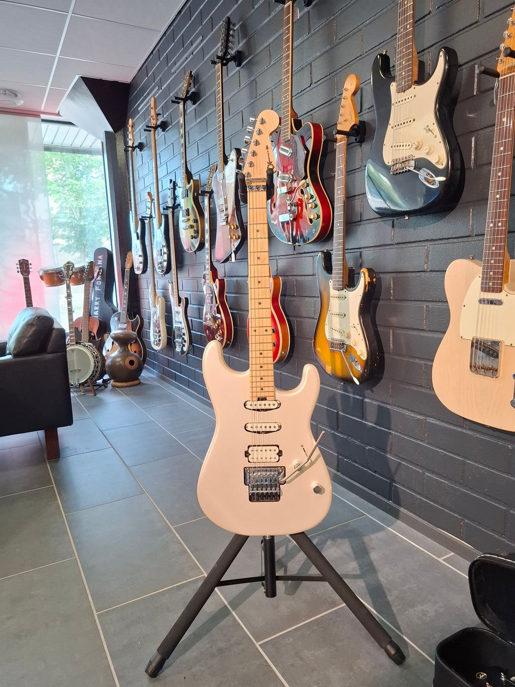 Charvel Pro Mod San Dimas HSS Floyd Rose Platinum Pearl