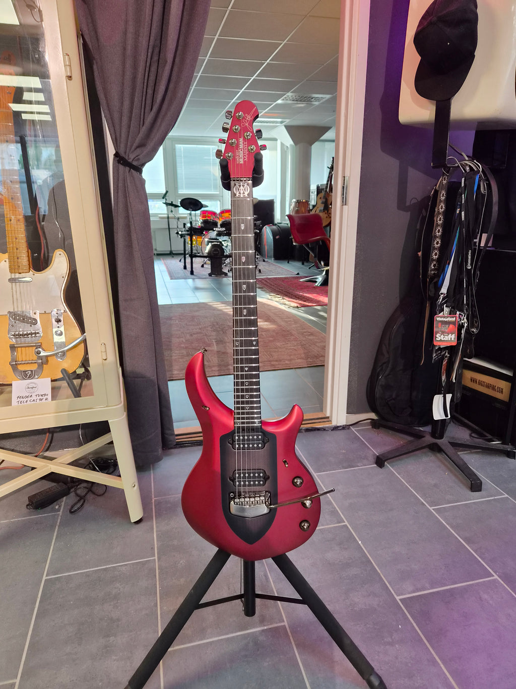 Music Man Ernie Ball USA Music Man John Petrucci Majesty Iced Crimson Red 2016