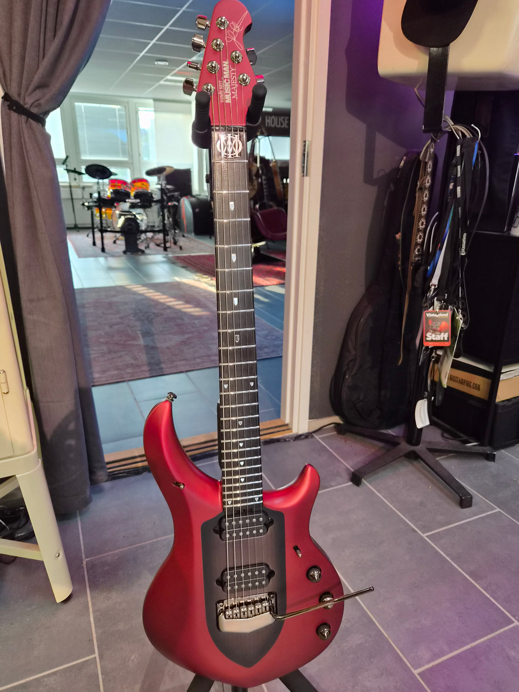 Music Man Ernie Ball USA Music Man John Petrucci Majesty Iced Crimson Red 2016