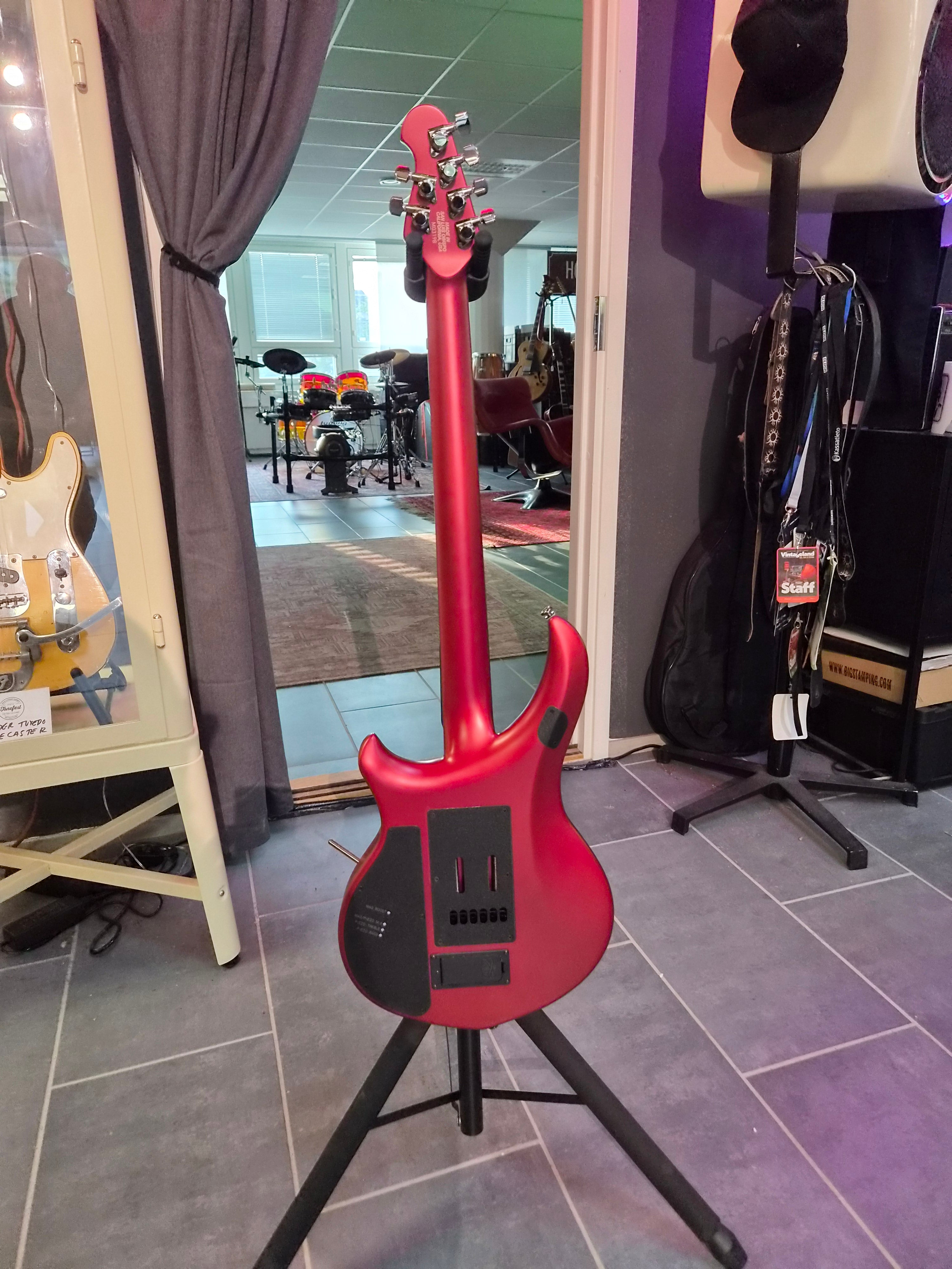 Music Man Ernie Ball USA Music Man John Petrucci Majesty Iced Crimson Red 2016