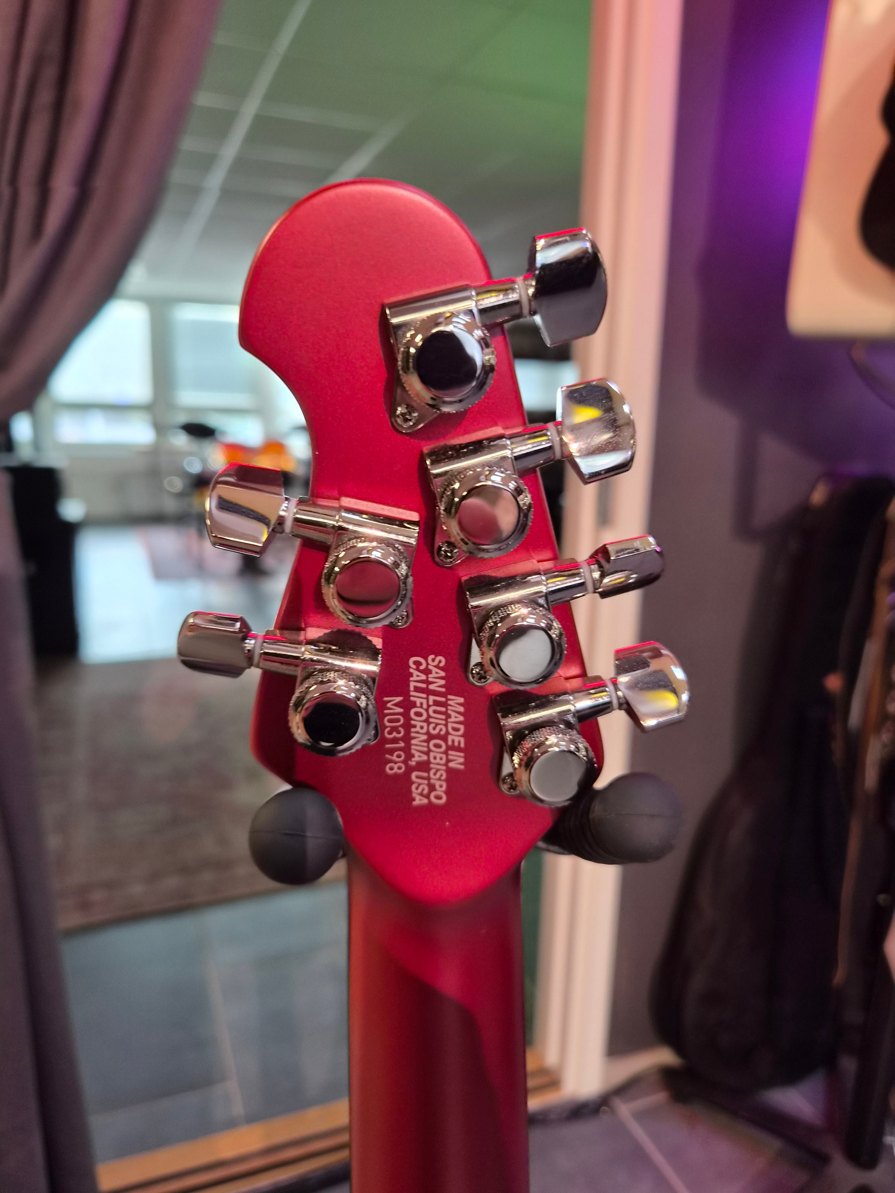 Music Man Ernie Ball USA Music Man John Petrucci Majesty Iced Crimson Red 2016