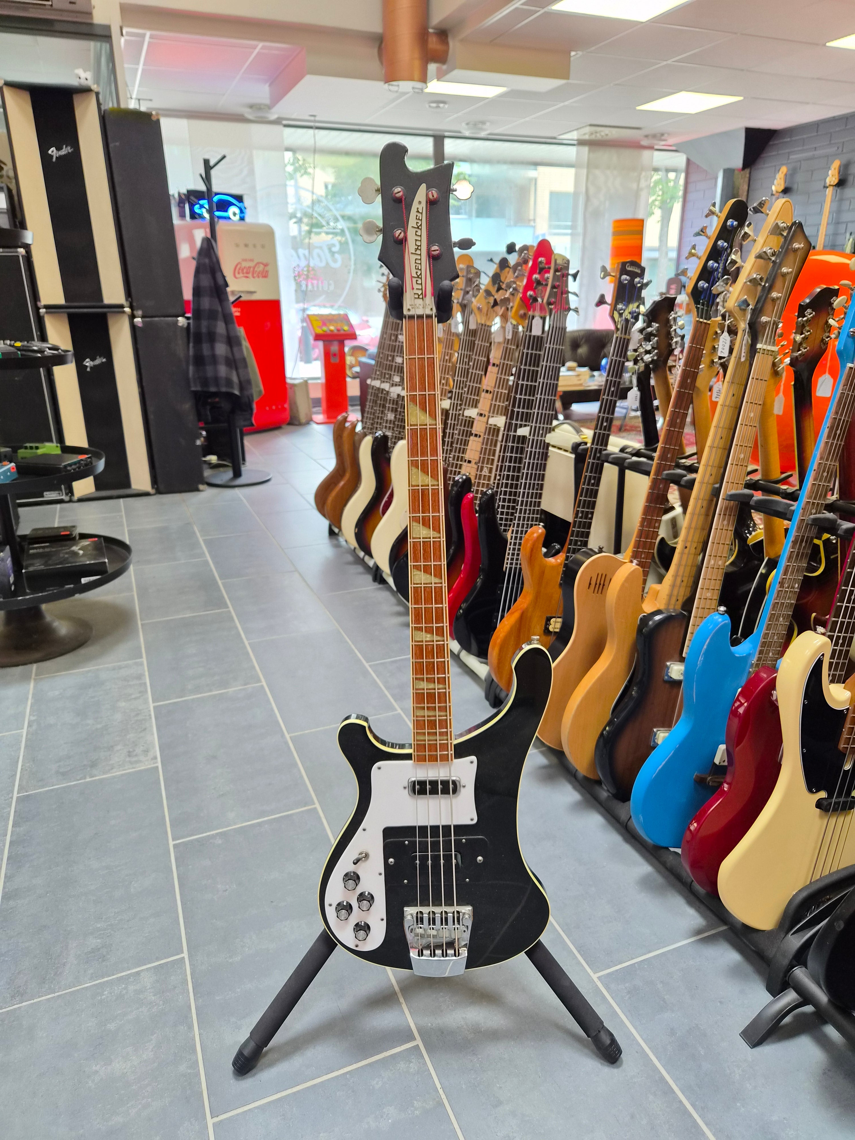 Rickenbacker 4001 1977 Jetglo Lefty