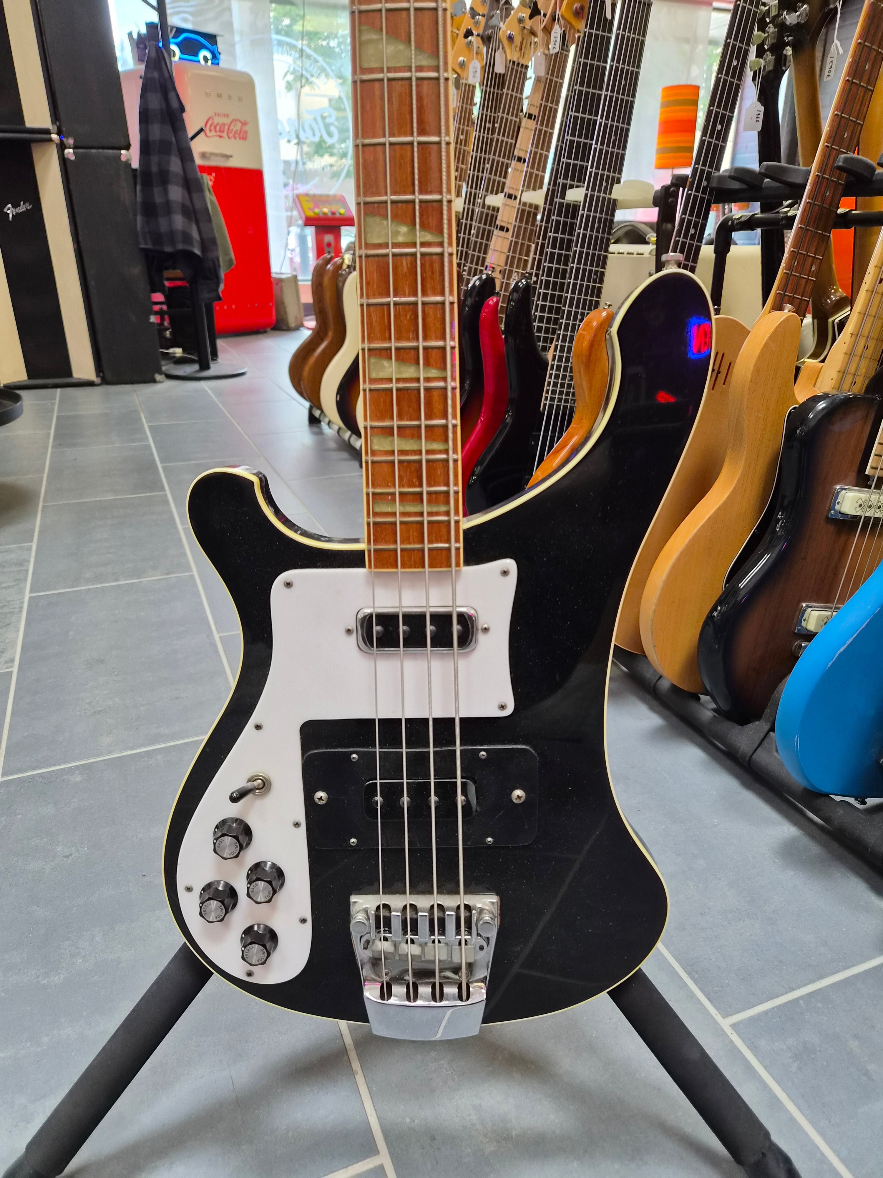Rickenbacker 4001 1977 Jetglo Lefty