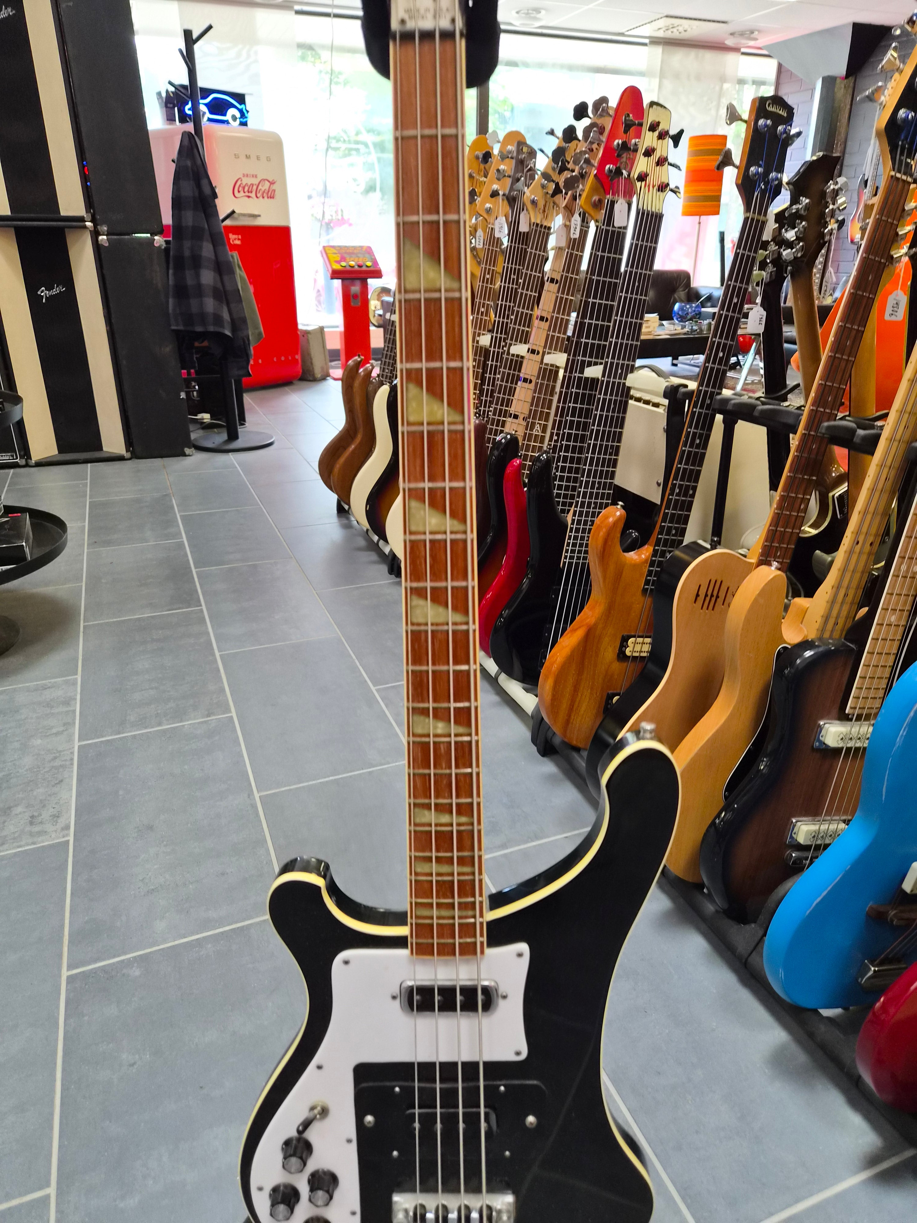 Rickenbacker 4001 1977 Jetglo Lefty