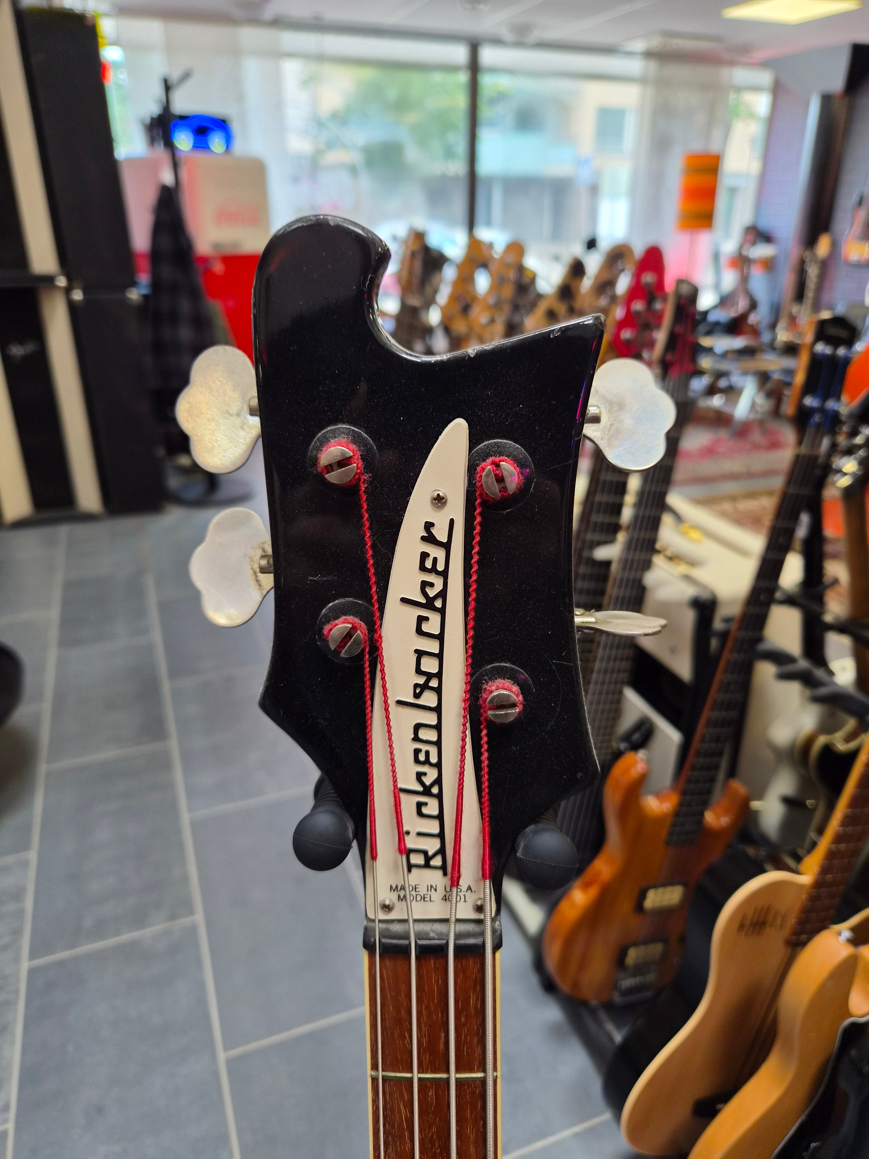 Rickenbacker 4001 1977 Jetglo Lefty