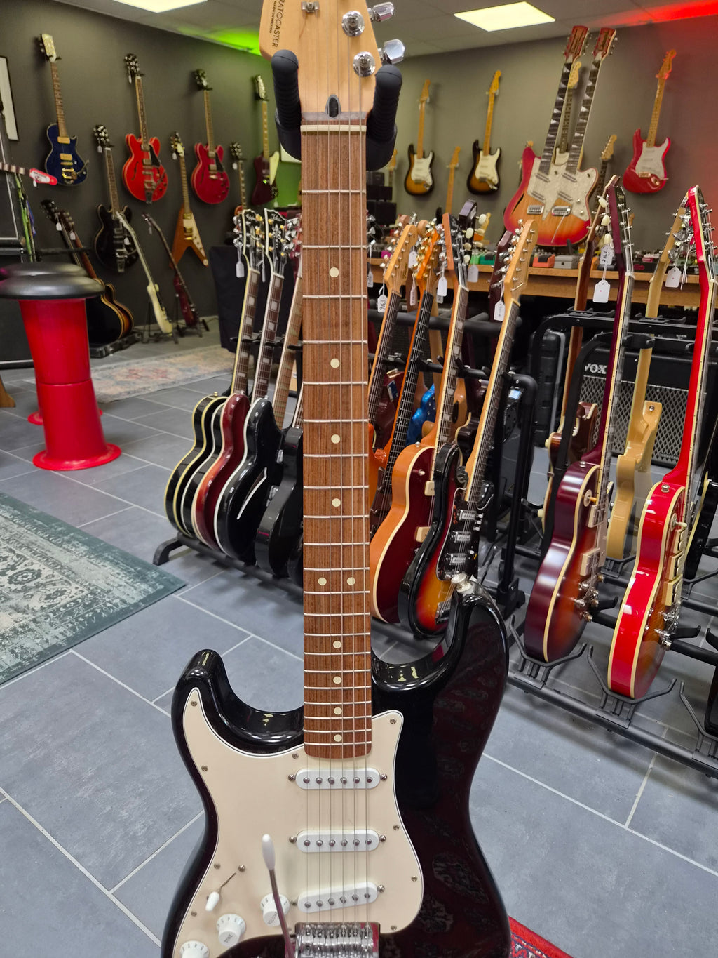 Fender Standard Stratocaster 2002 Lefty
