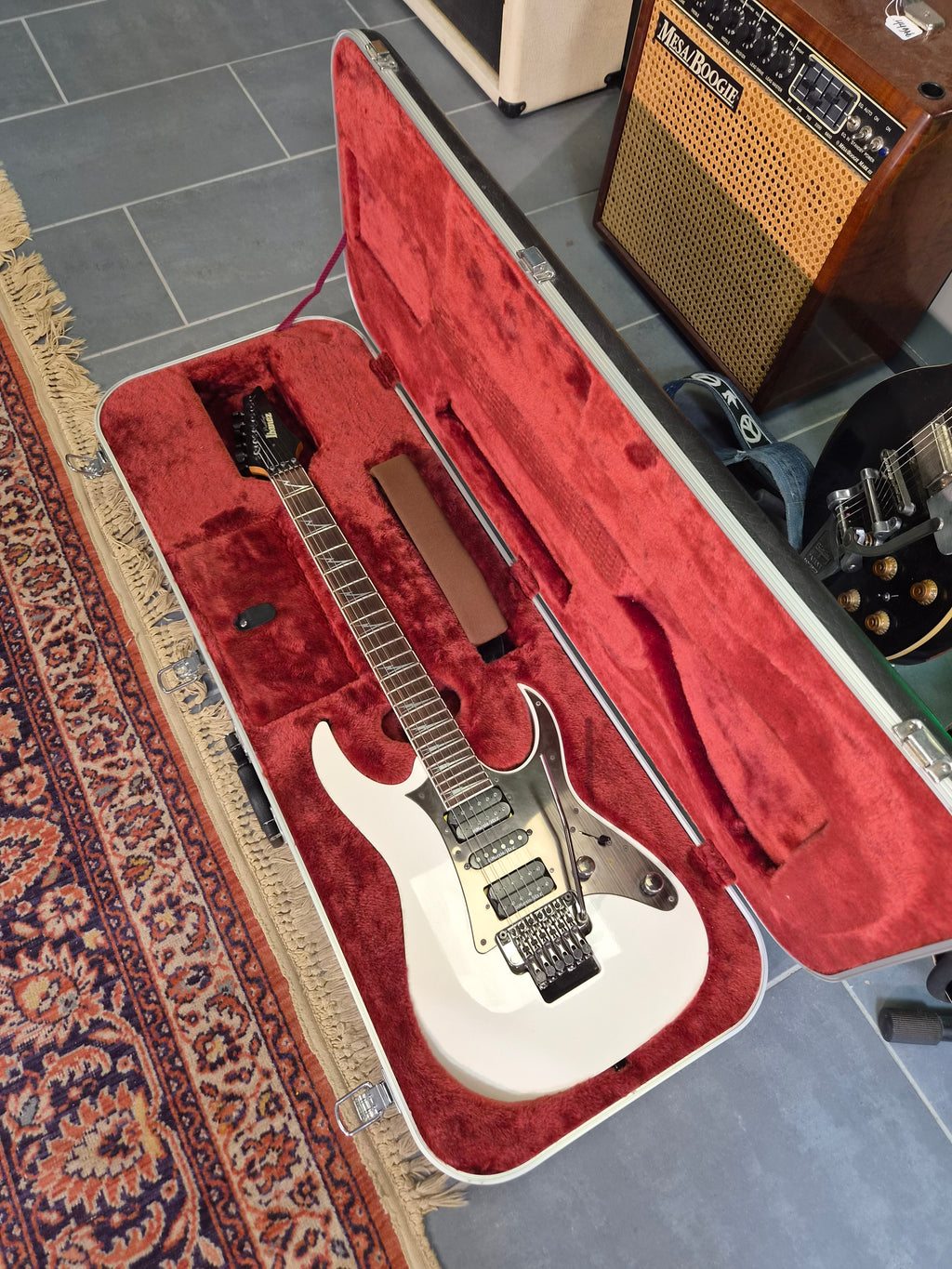 Ibanez Prestige RG2550Z Galaxy White Team J-craft