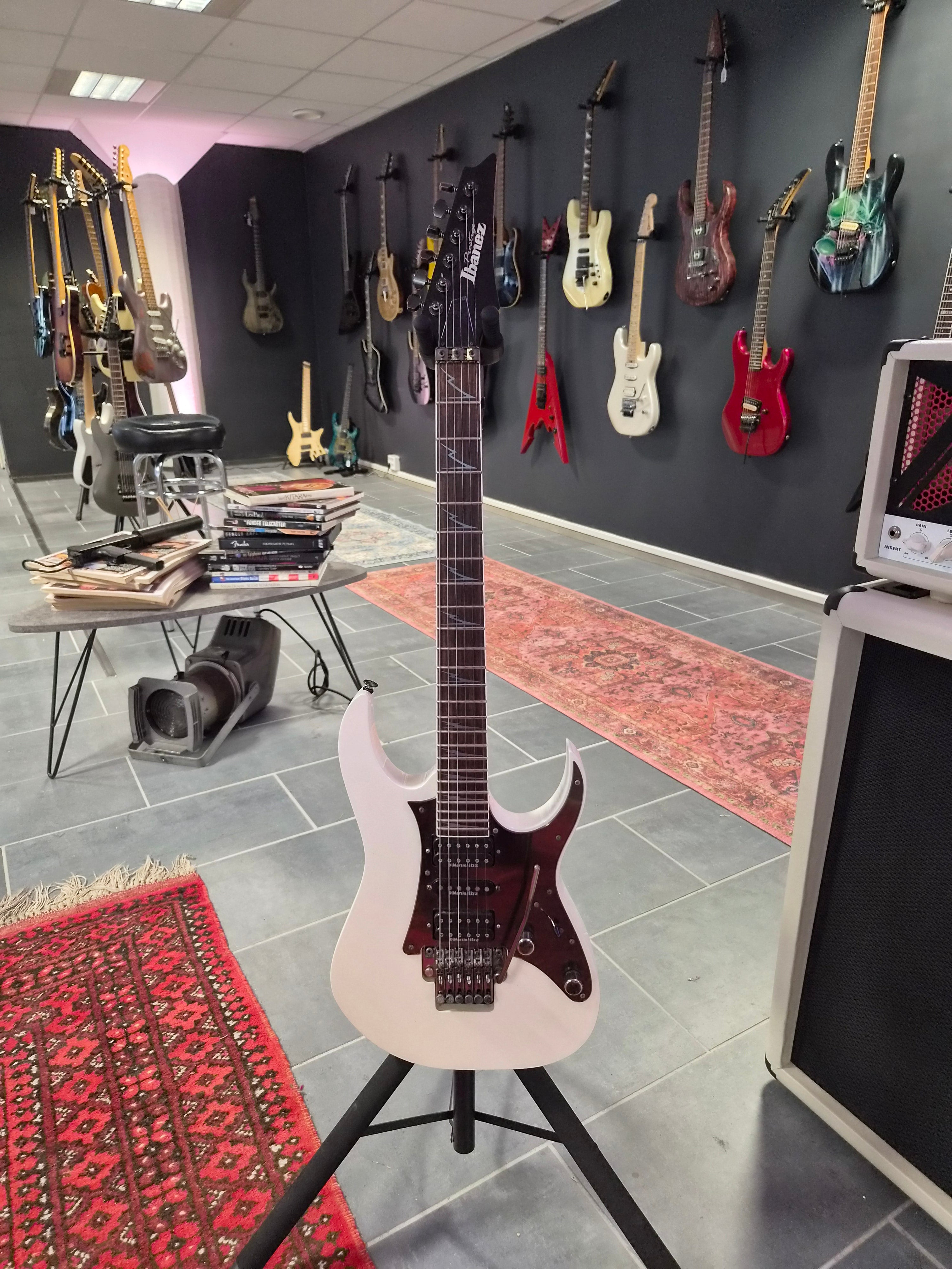 Ibanez Prestige RG2550Z Galaxy White Team J-craft