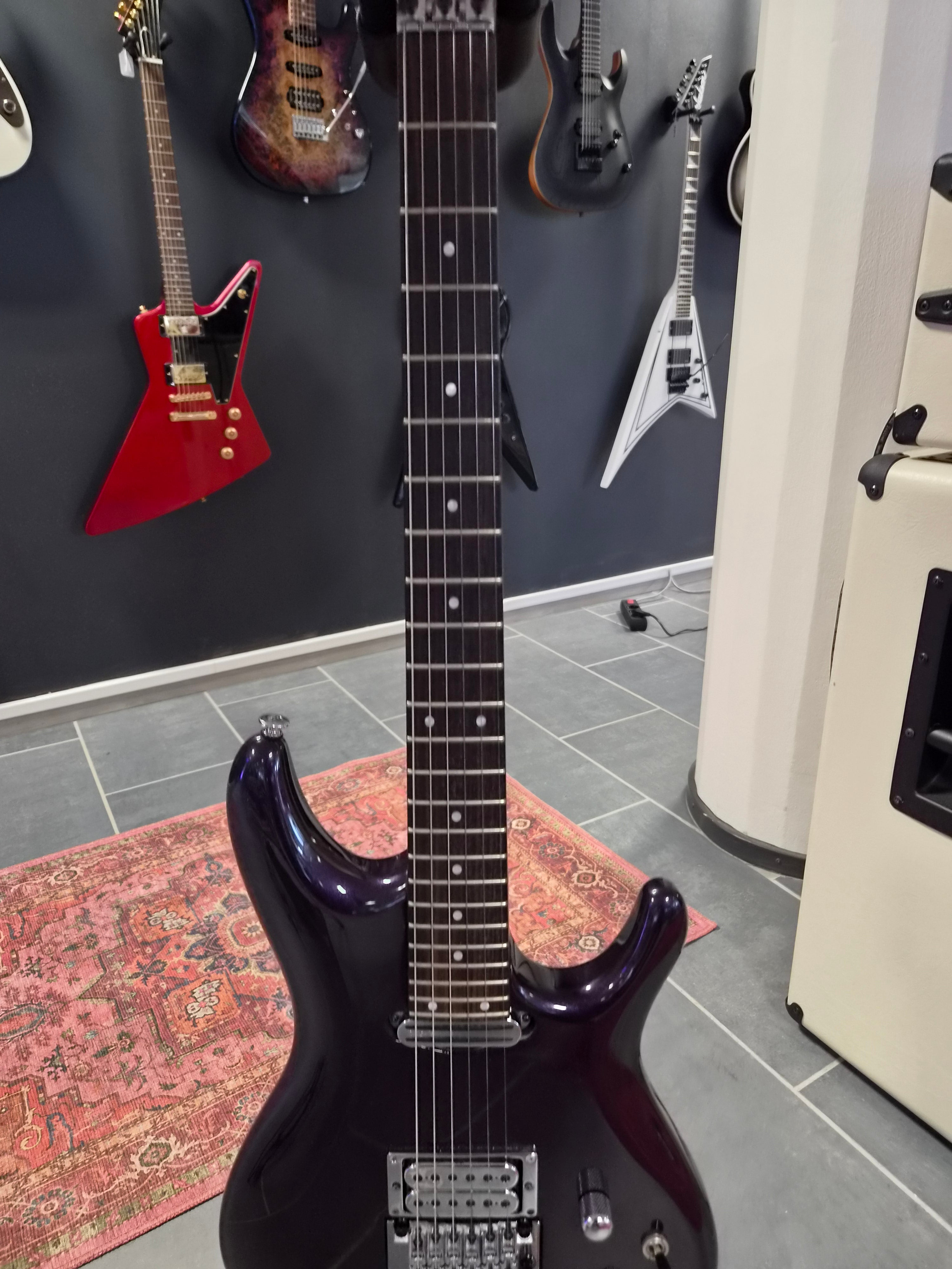Ibanez JS2450-MCP Joe Satriani Signature Muscle Car Purple