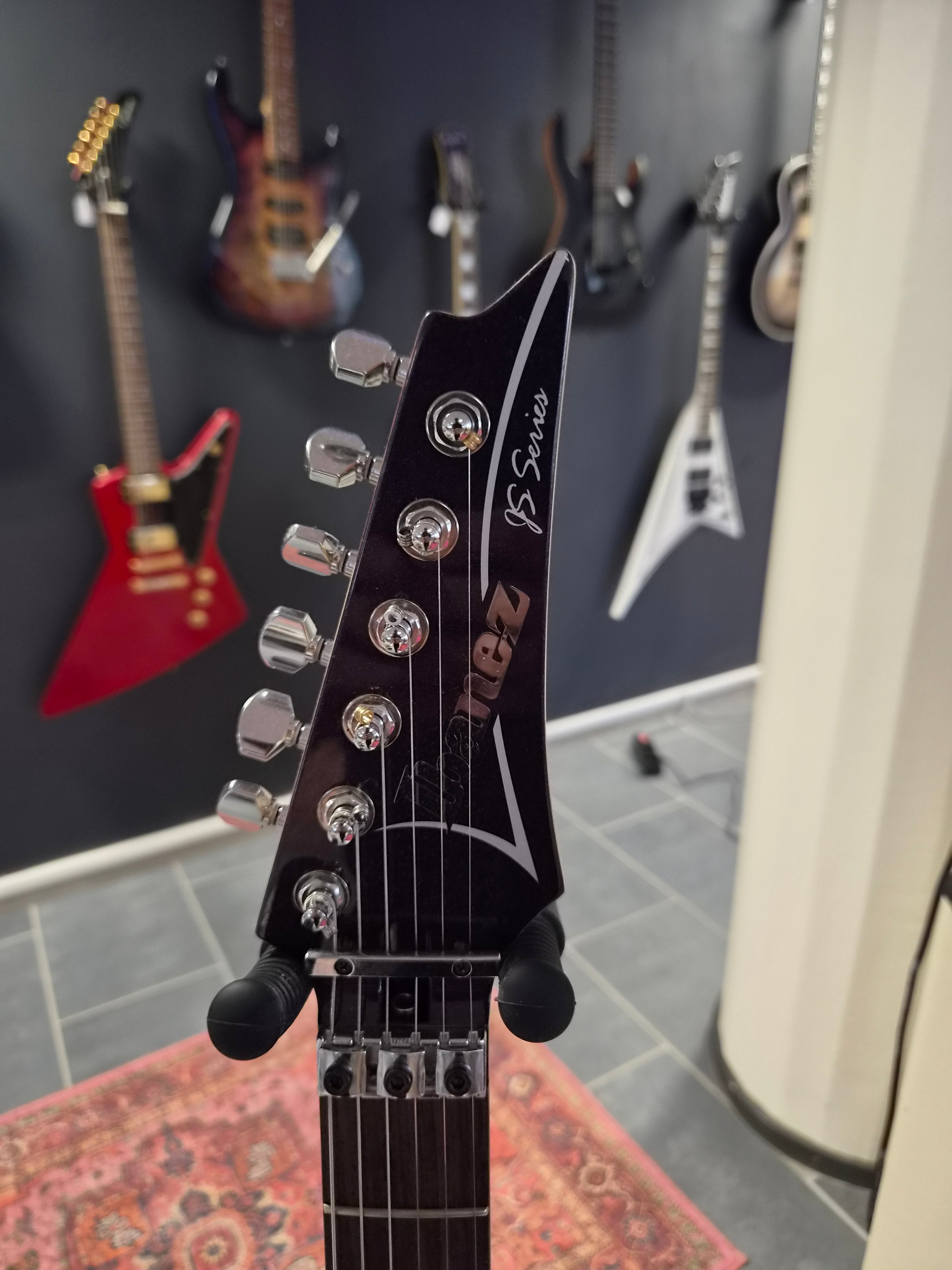 Ibanez JS2450-MCP Joe Satriani Signature Muscle Car Purple