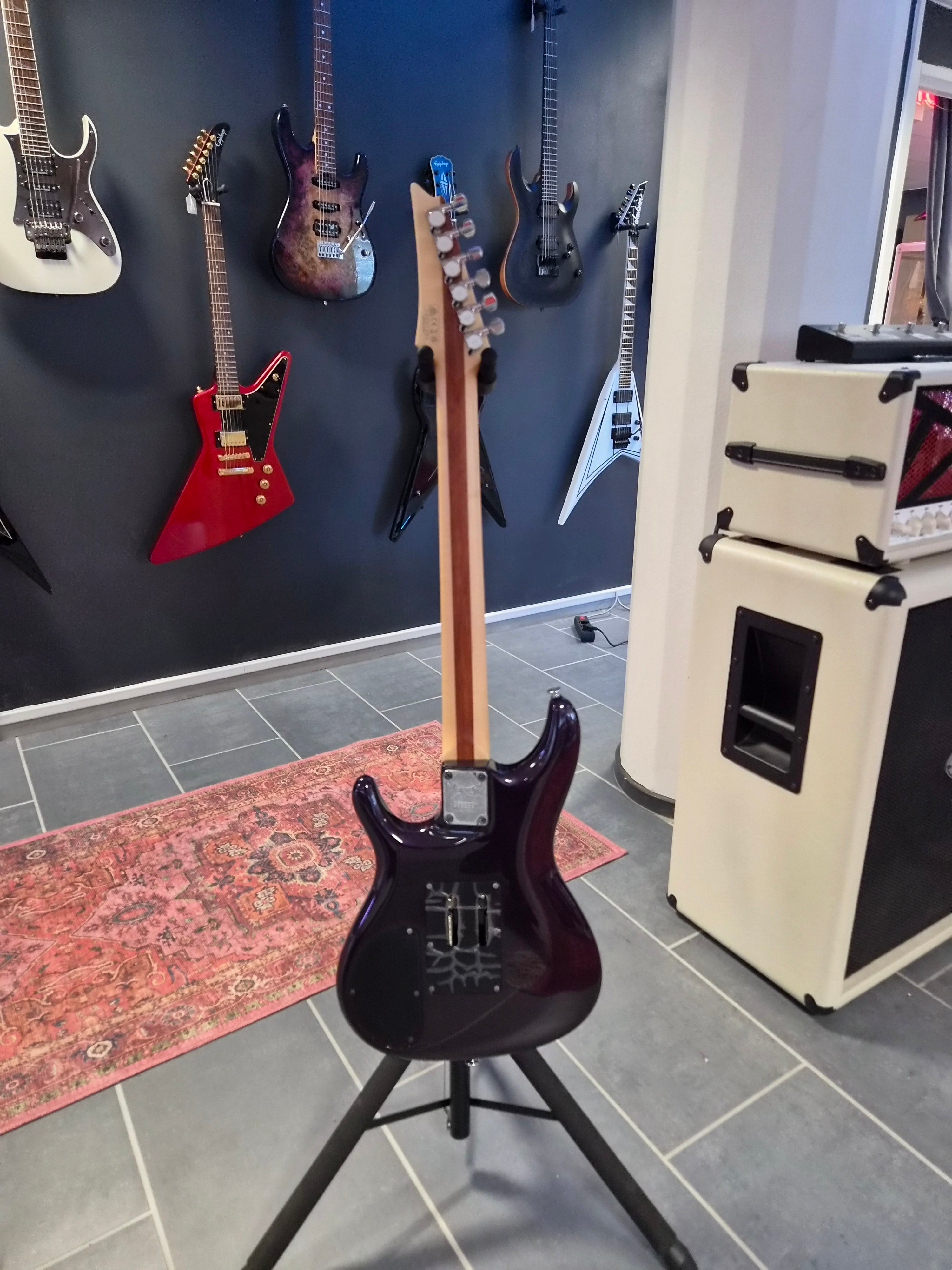 Ibanez JS2450-MCP Joe Satriani Signature Muscle Car Purple
