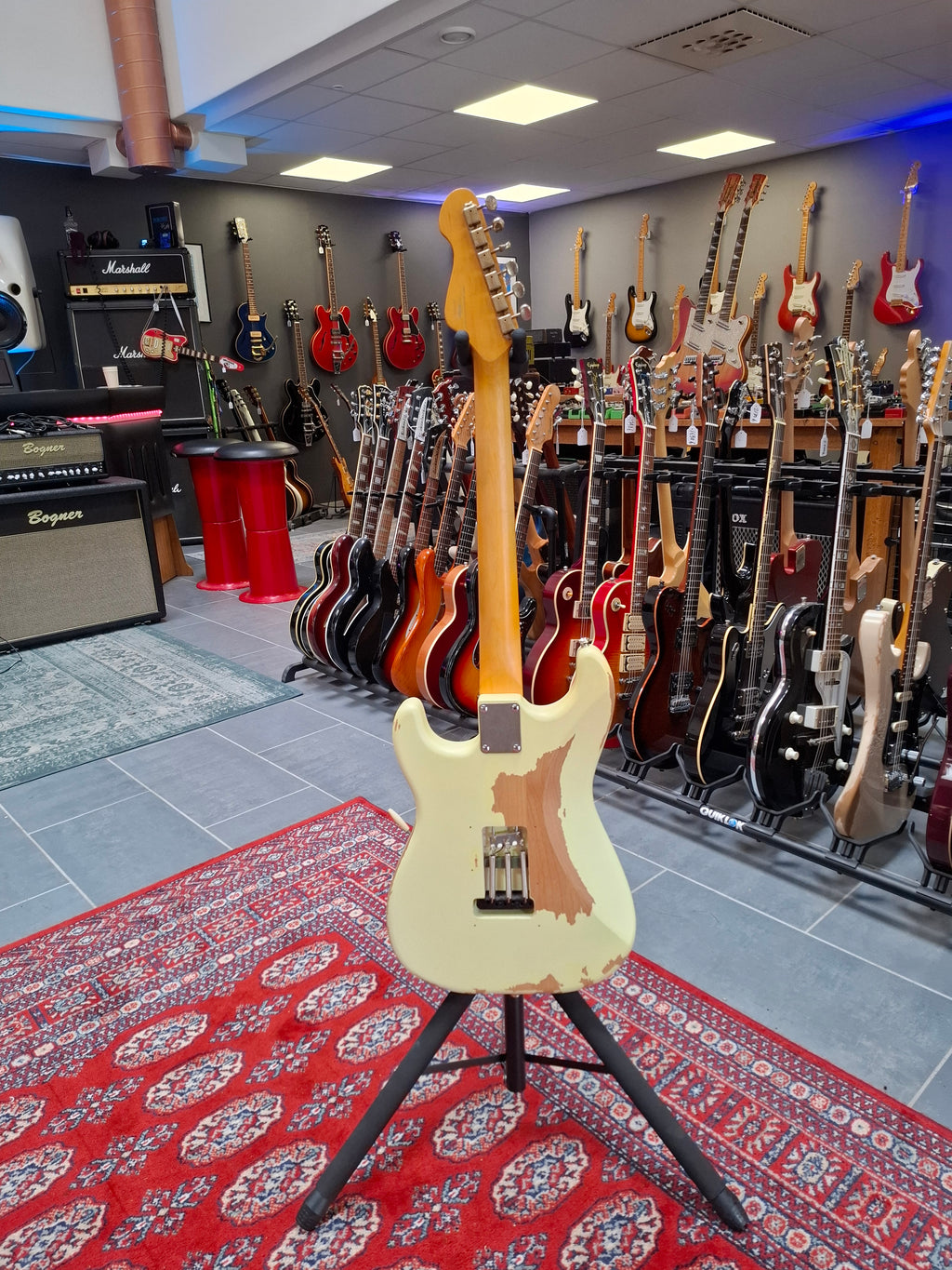 Vintage V6MRTBG Thomas Blug Signature Distressed Vintage White