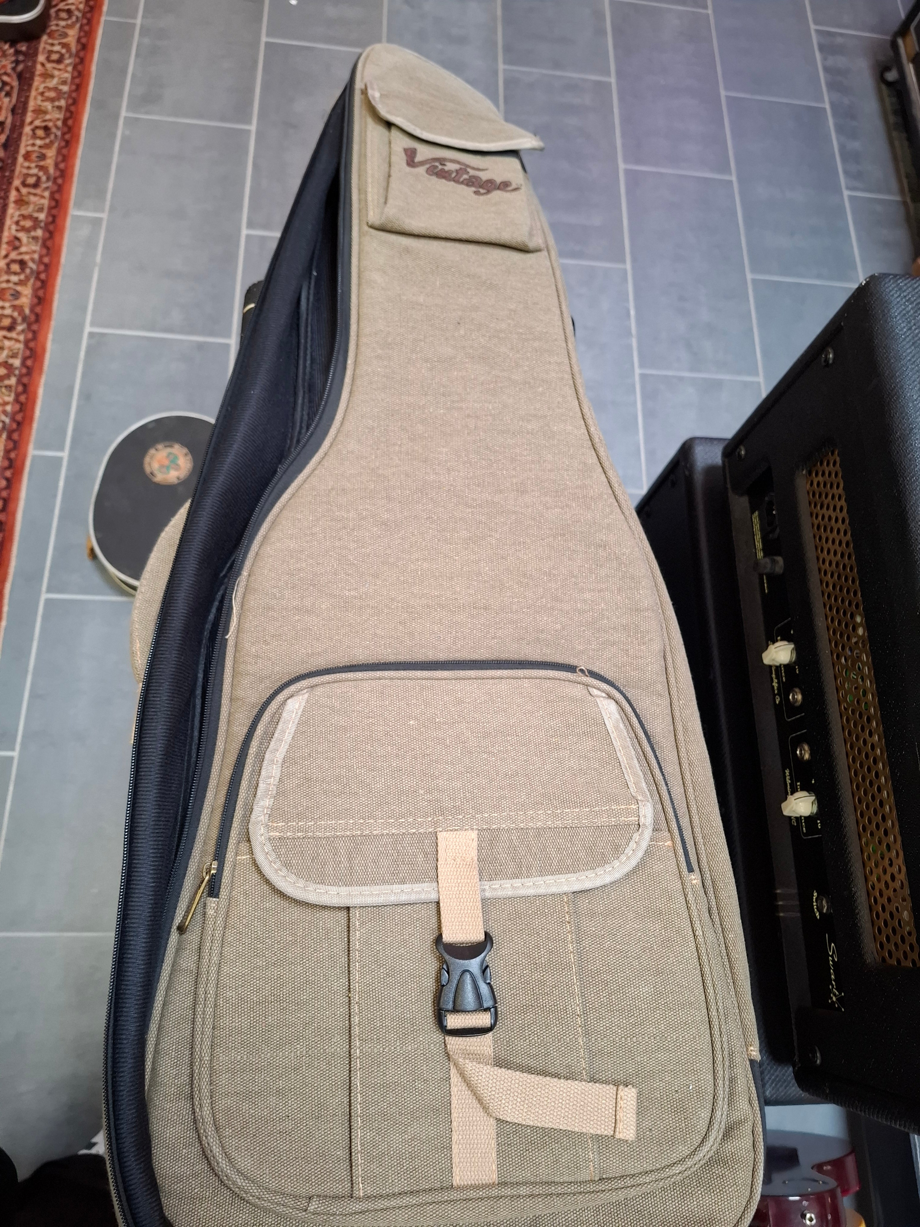 Vintage V6MRTBG Thomas Blug Signature Distressed Vintage White