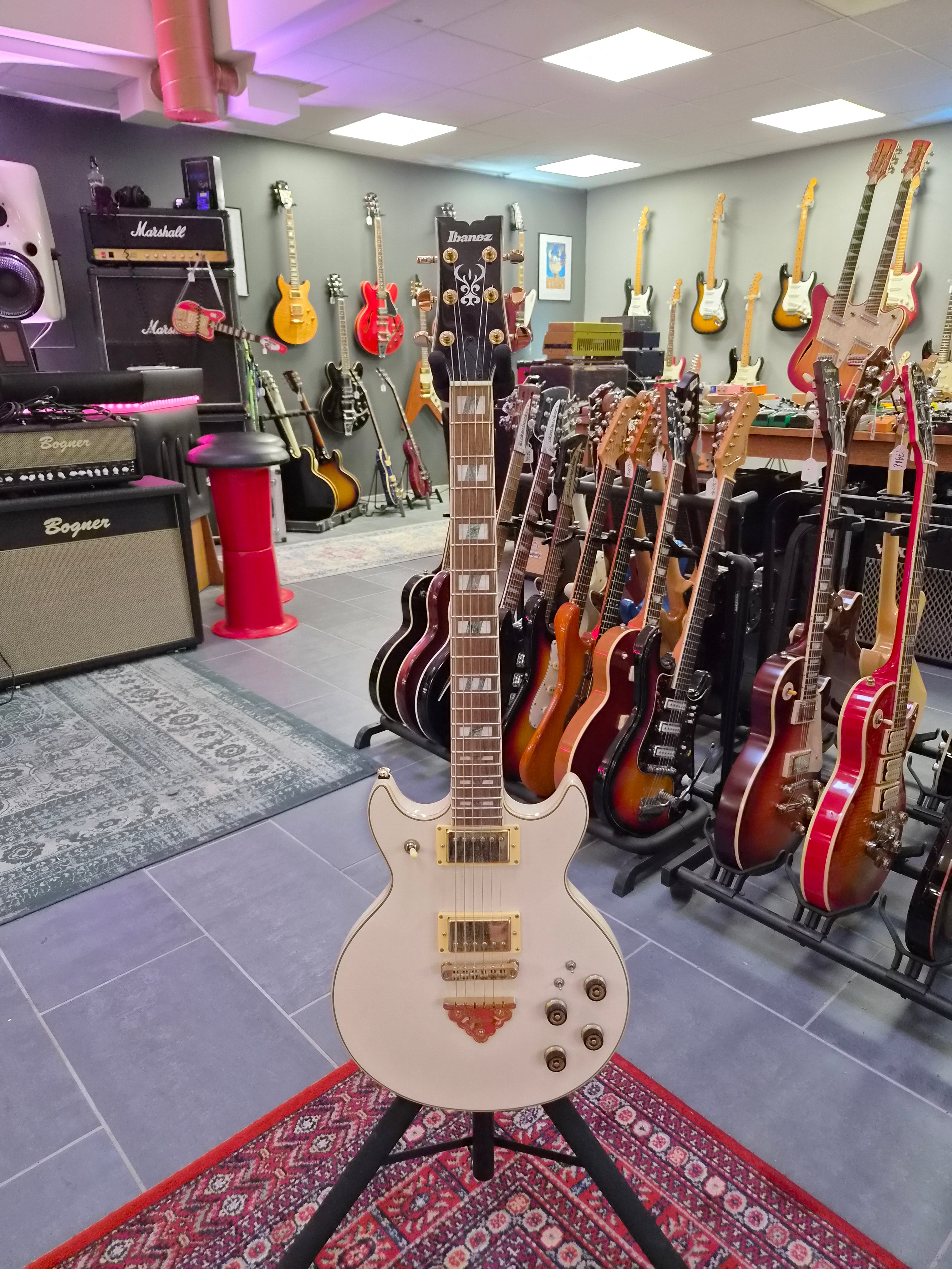 Ibanez Artist Series AS220 Ivory