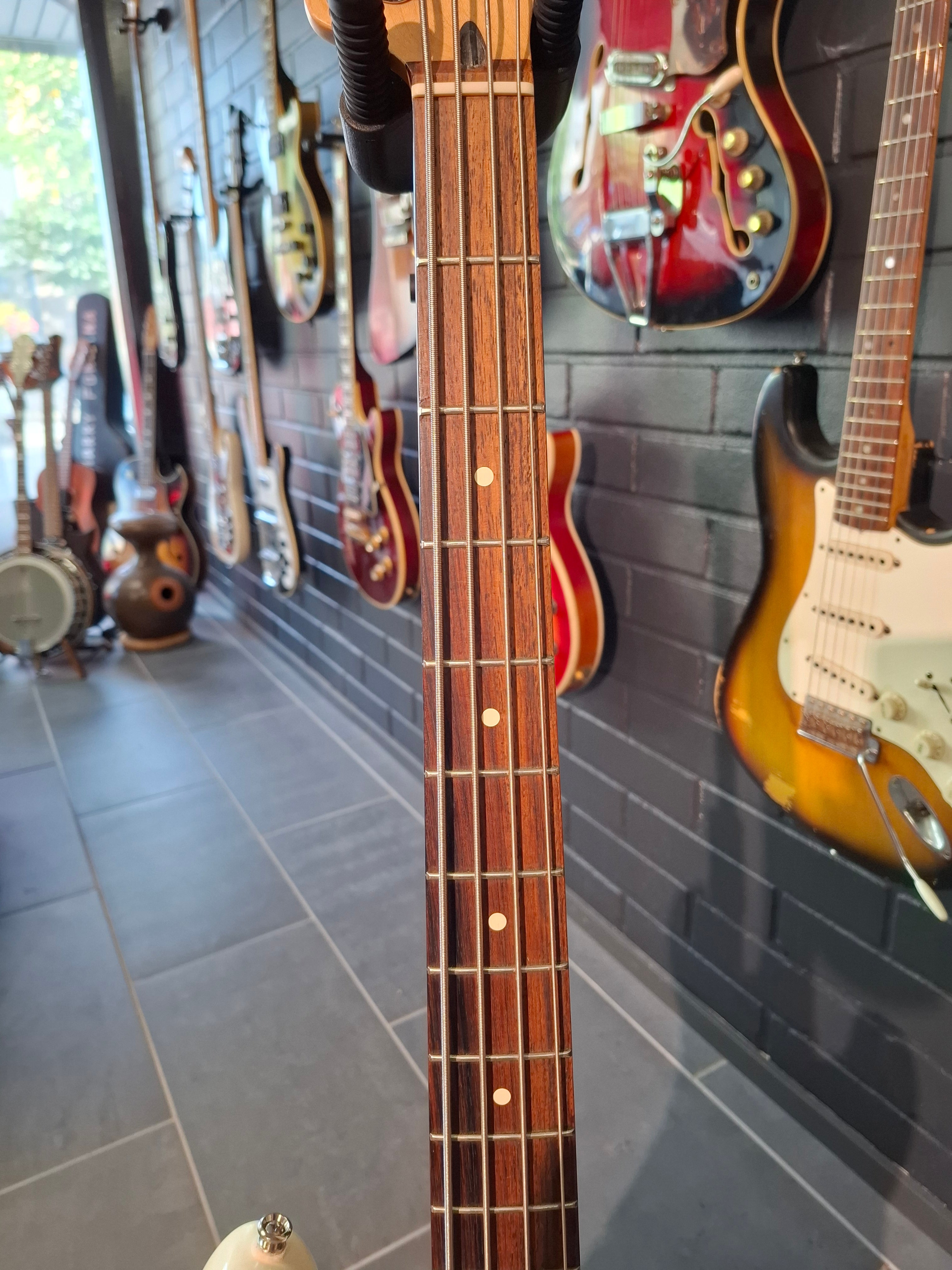 Fender Standard Jazz Bass 2001