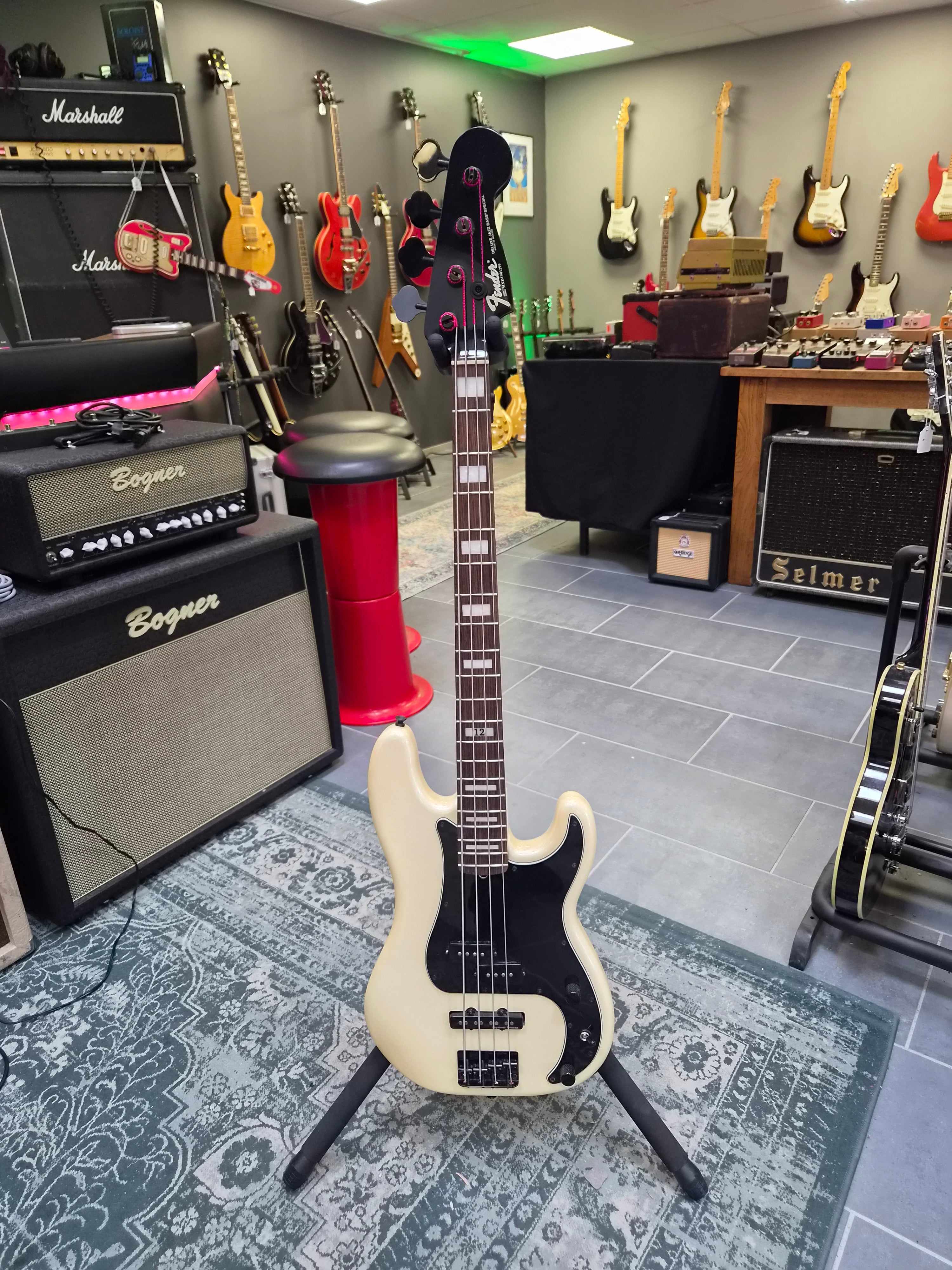 Fender Duff McKagan DLX P Bass
