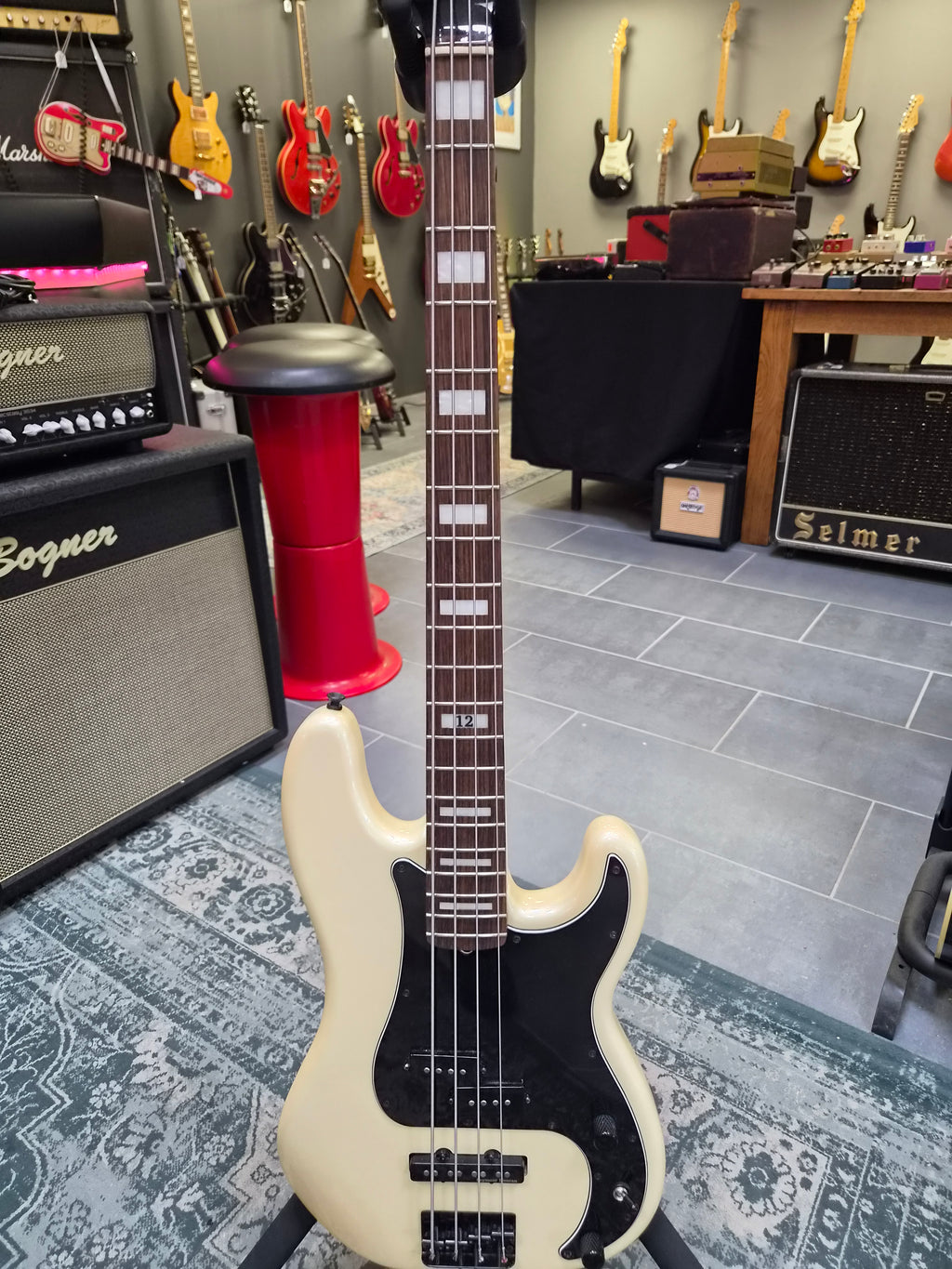 Fender Duff McKagan DLX P Bass
