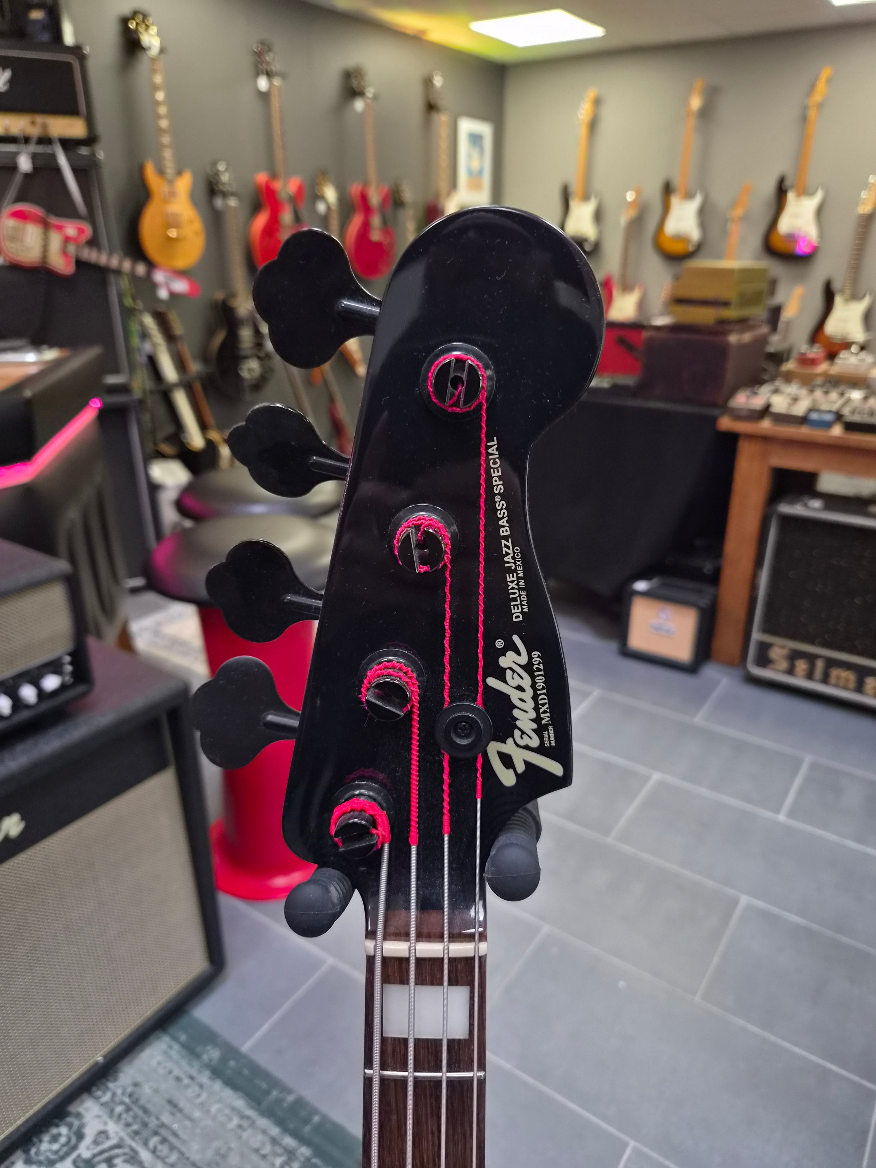 Fender Duff McKagan DLX P Bass