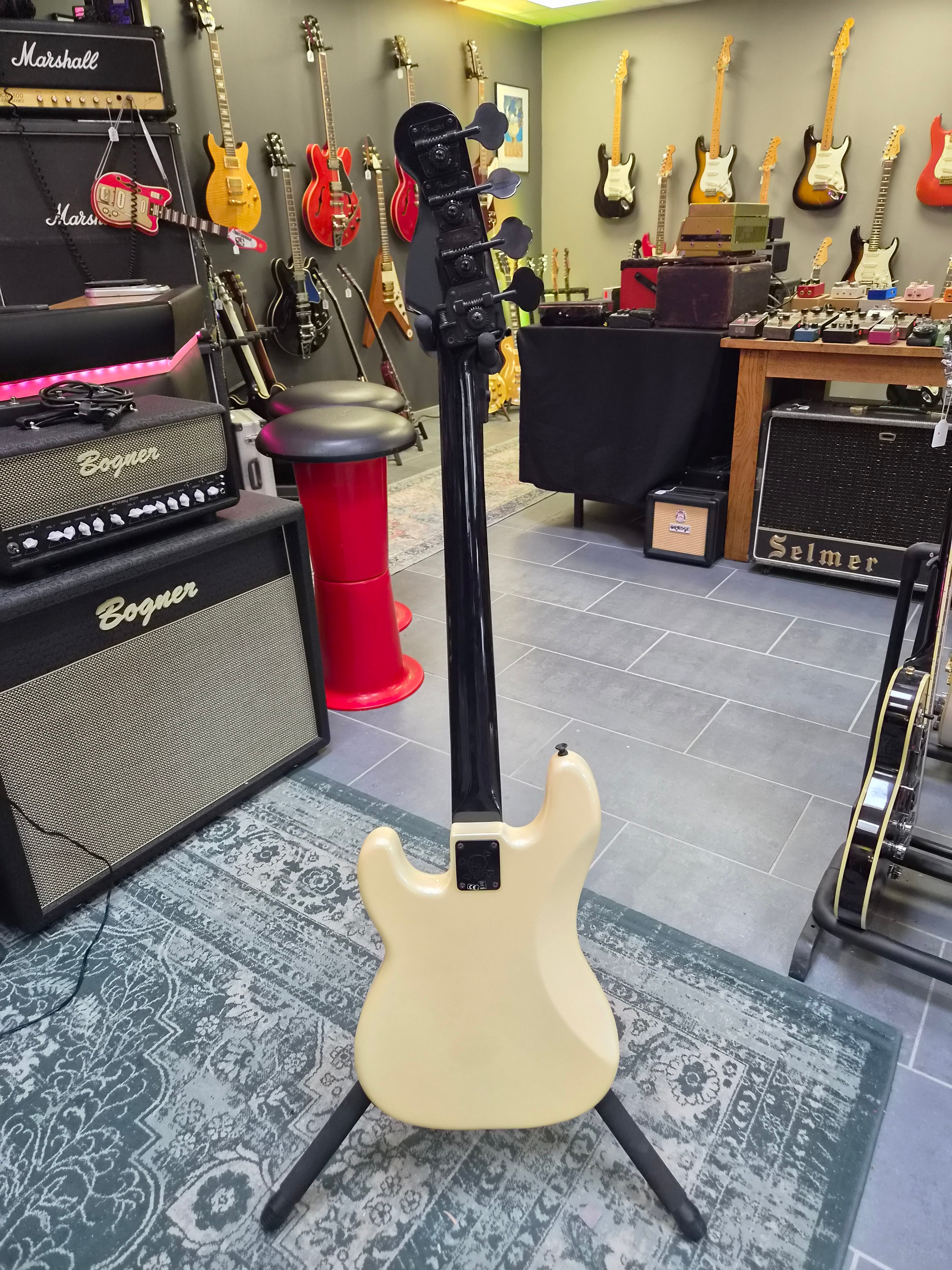 Fender Duff McKagan DLX P Bass