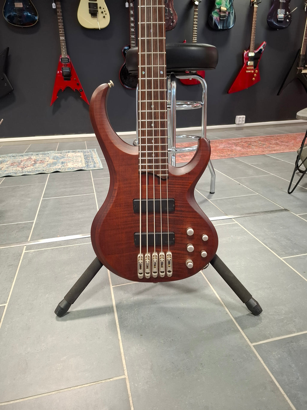 Ibanez BTB555