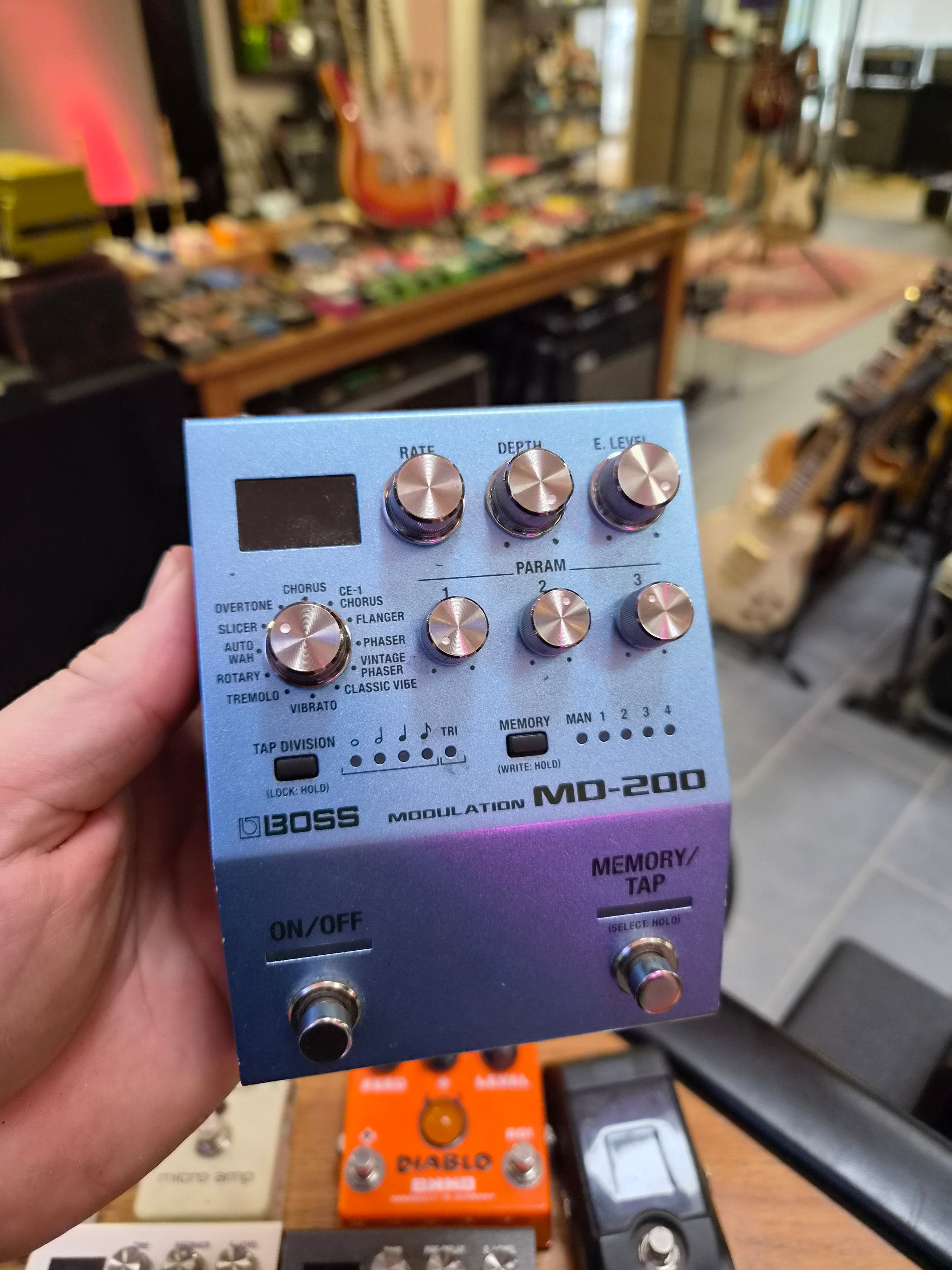 Boss MD-200