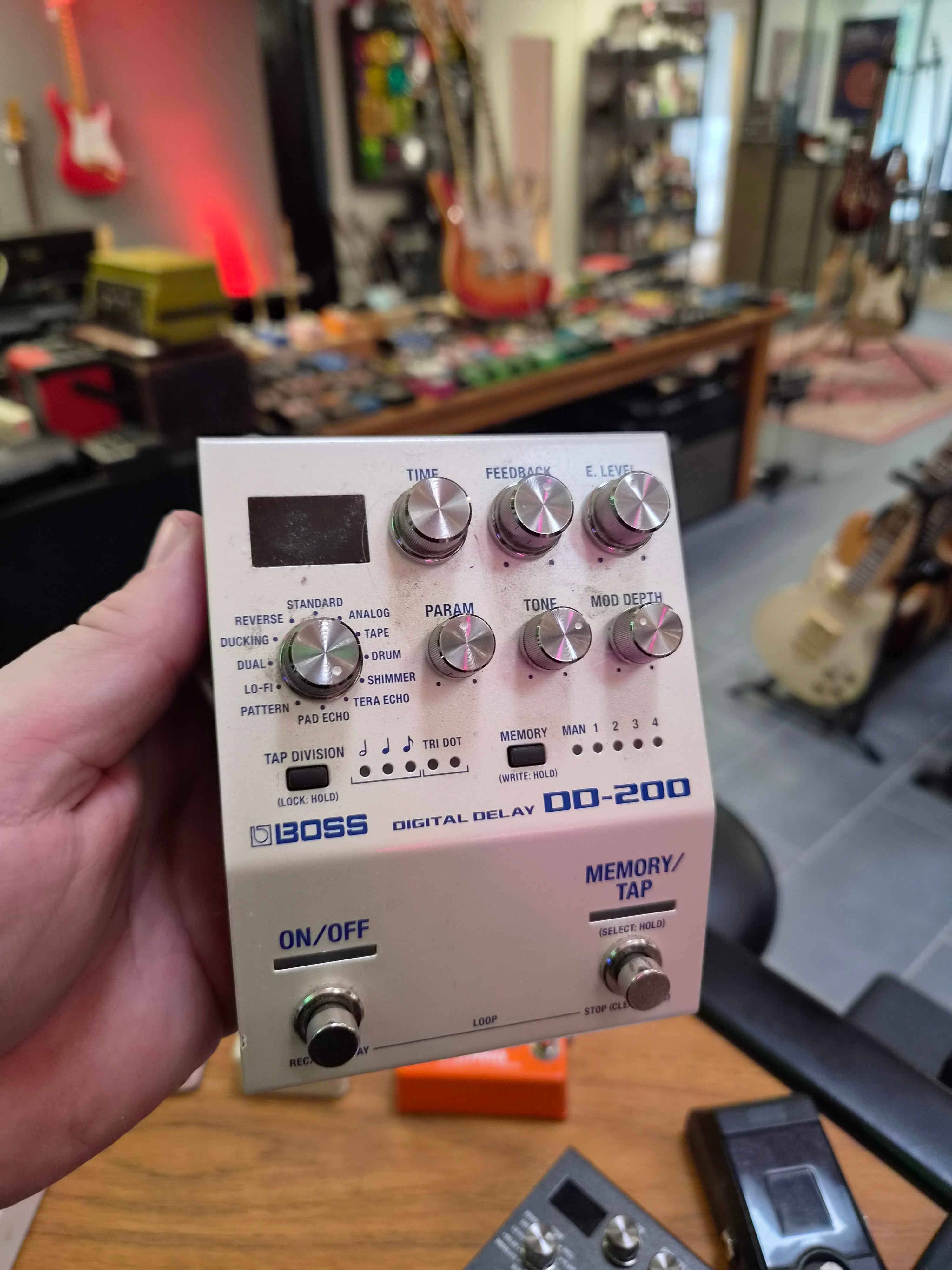 Boss DD-200