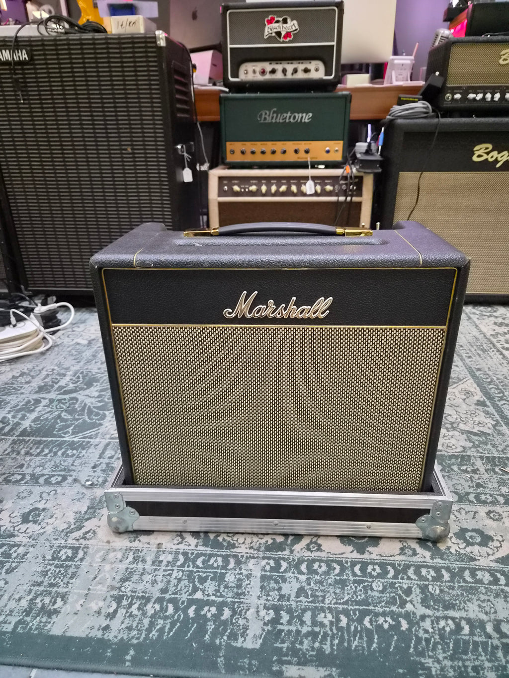 Marshall SV20C w/Thon Flight Case