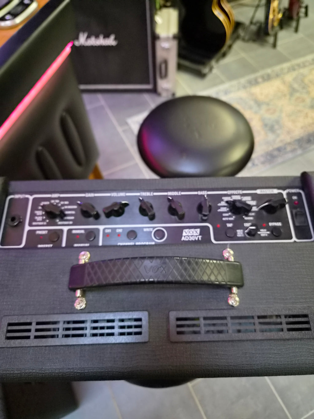 Vox Valvetronix AD30VT 30-Watt 1x10 Modeling Guitar Combo