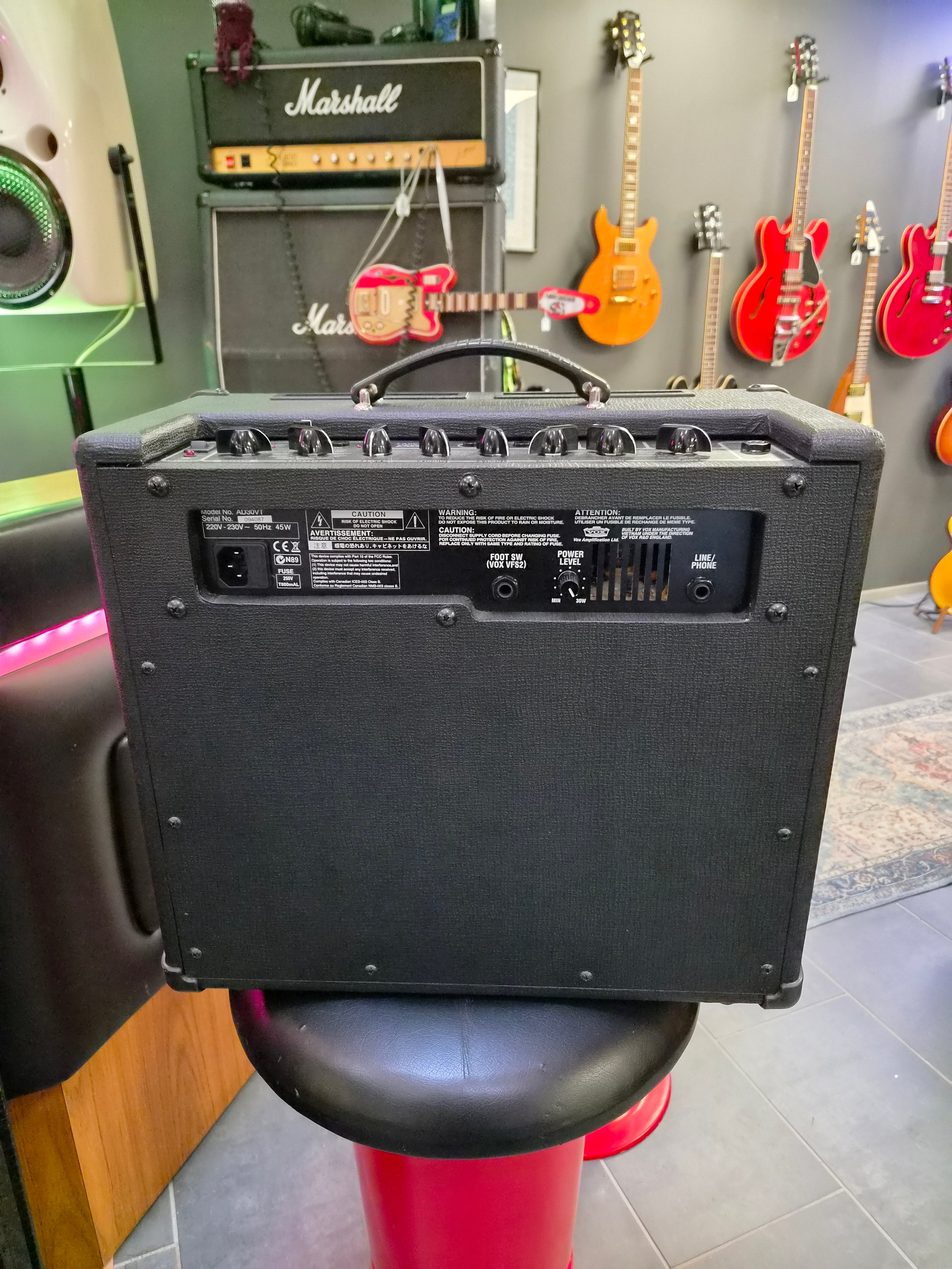 Vox Valvetronix AD30VT 30-Watt 1x10 Modeling Guitar Combo