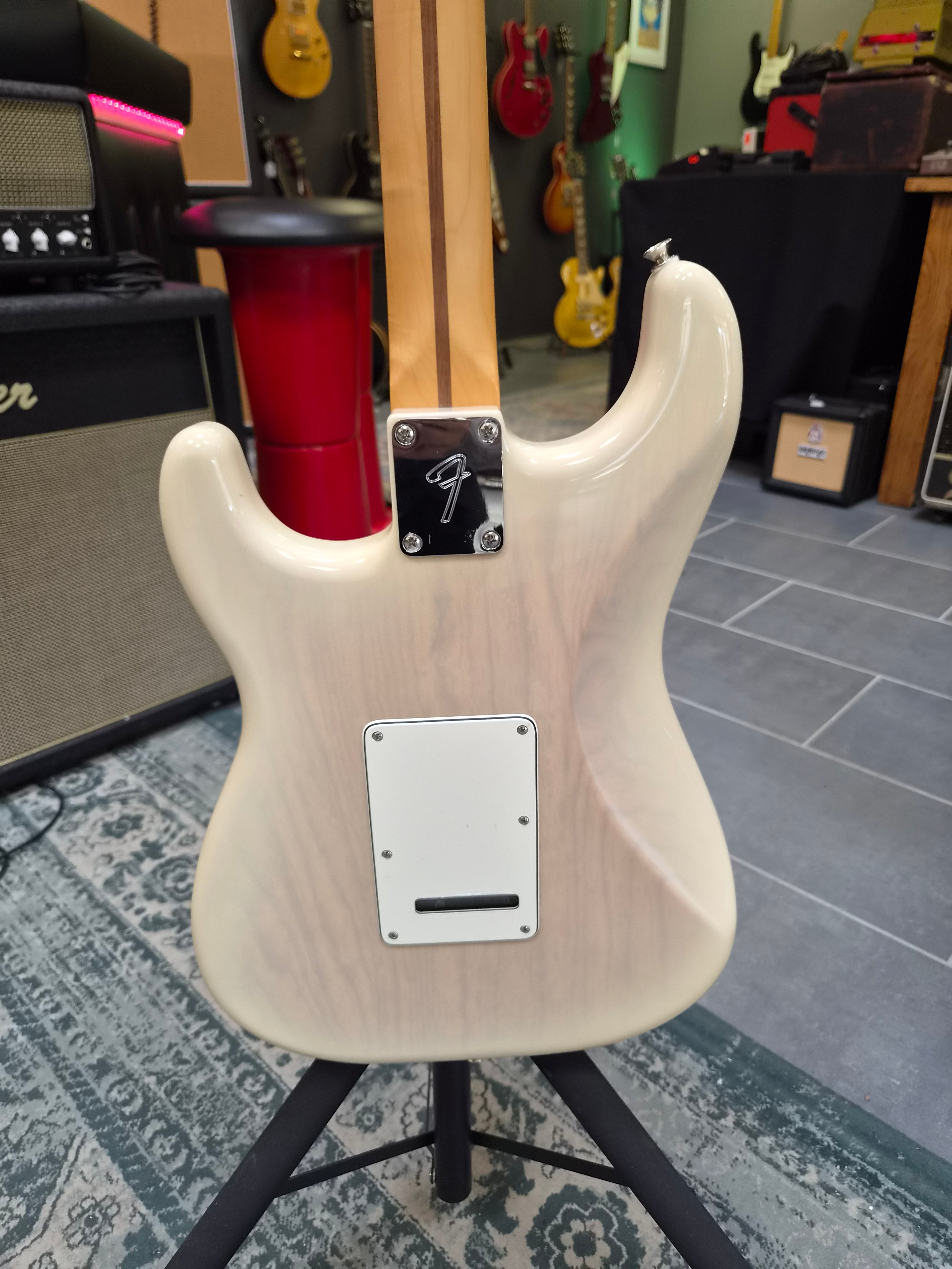 Fender Player II Stratocaster White Blonde 2024