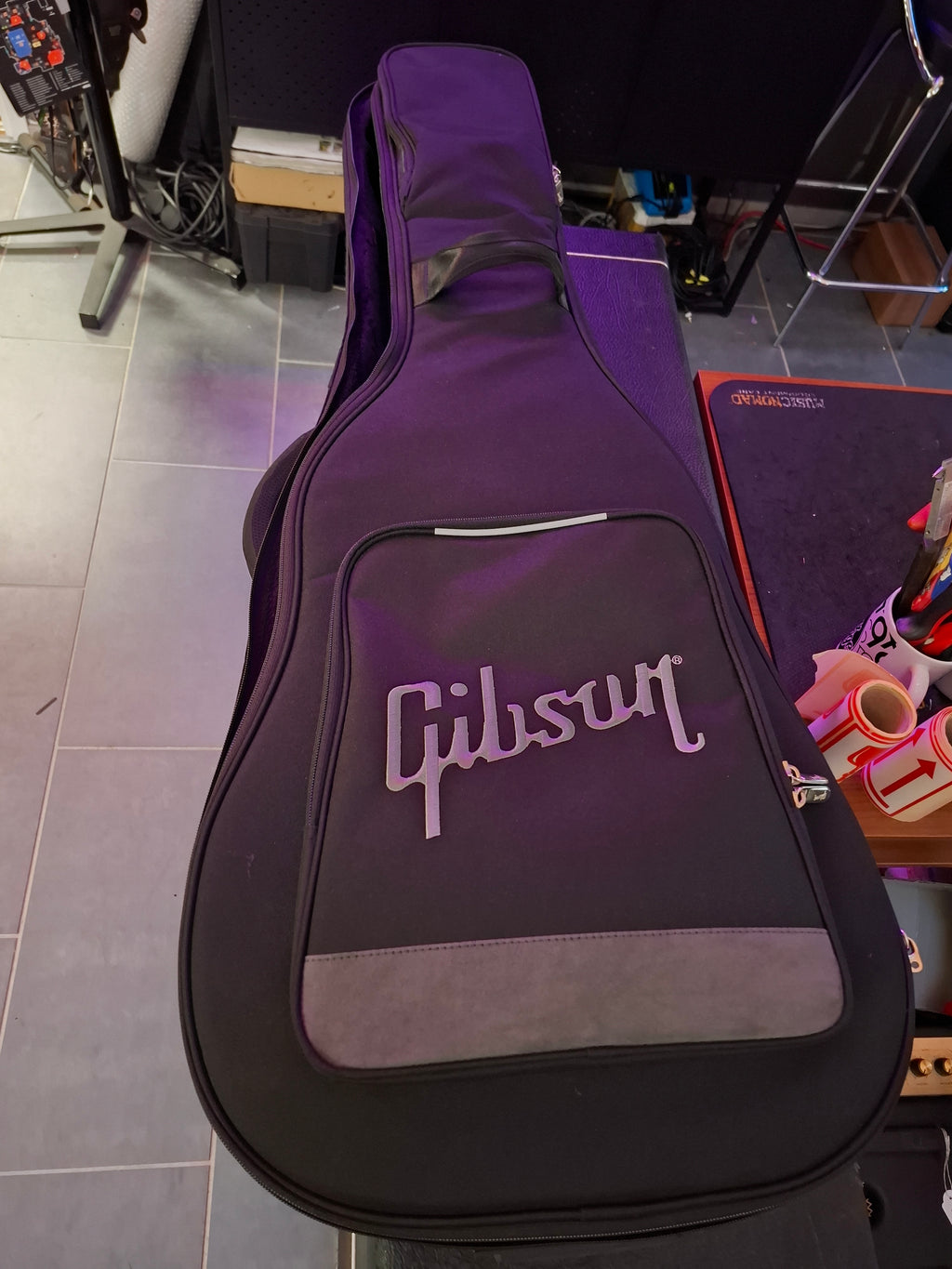 Gibson Hummingbird Special 2025