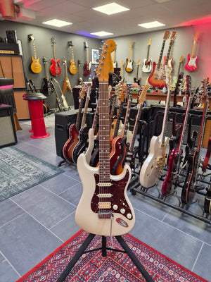 Fender American Deluxe Stratocaster w/ Jeff Beck Olympic Pearl Body and Professional II Neck