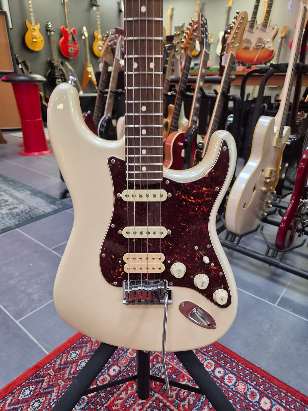 Fender American Deluxe Stratocaster w/ Jeff Beck Olympic Pearl Body and Professional II Neck
