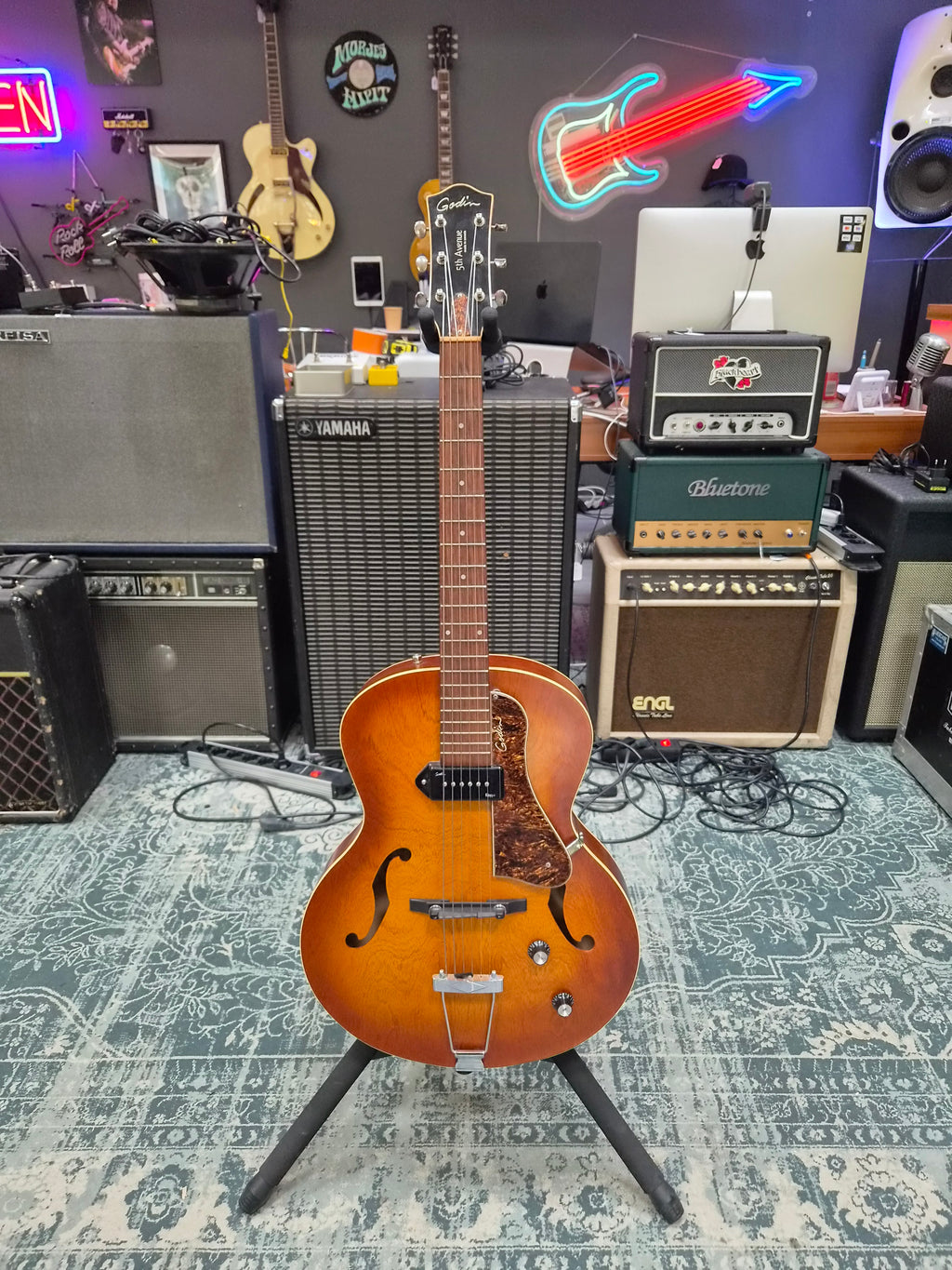 Godin 5th Avenue Kingpin