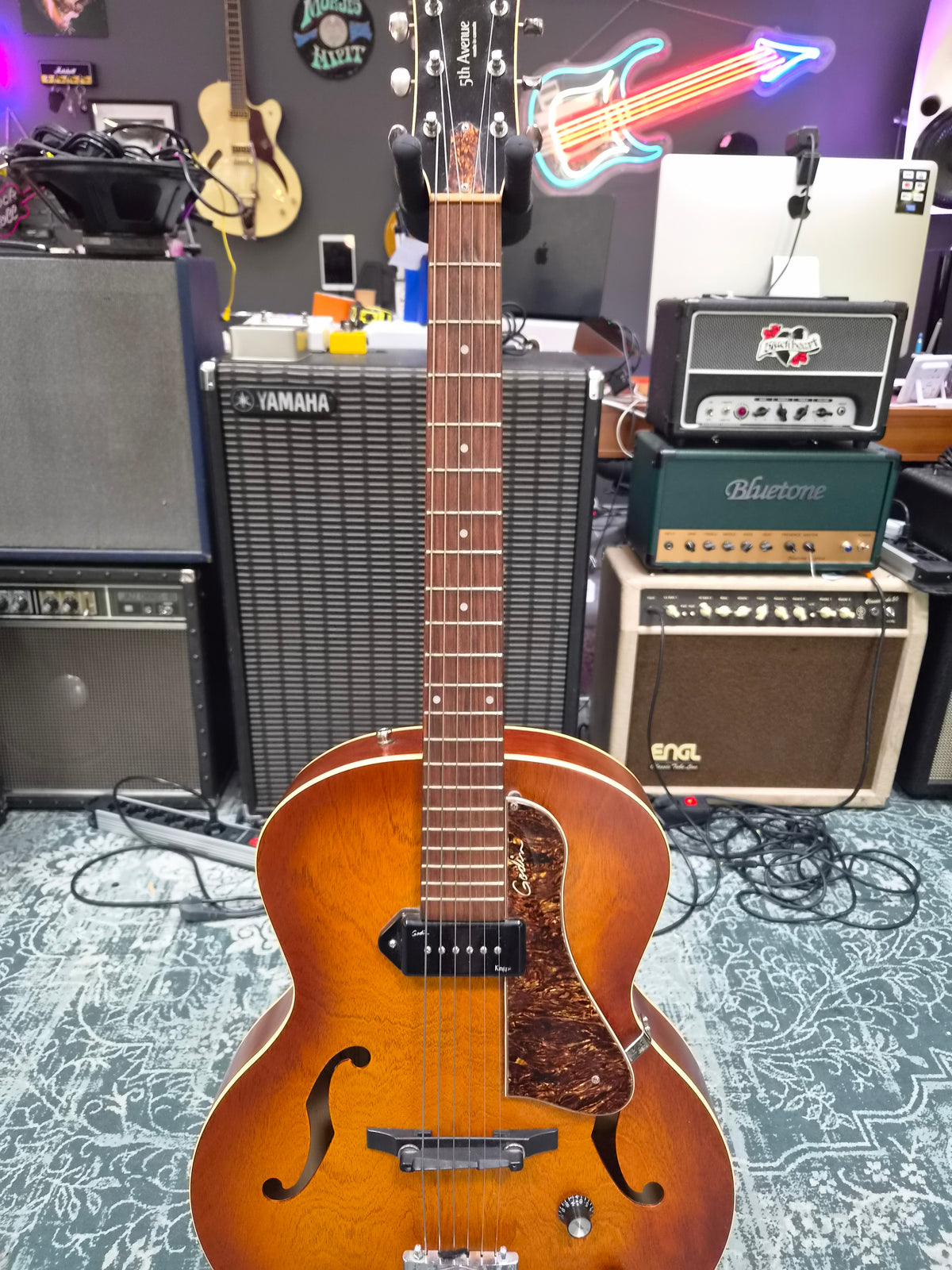 Godin 5th Avenue Kingpin