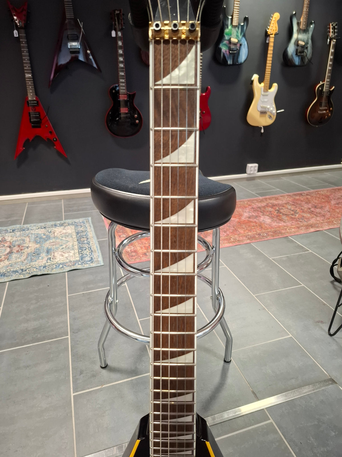 Jackson RRX24 Black with Yellow Bevels