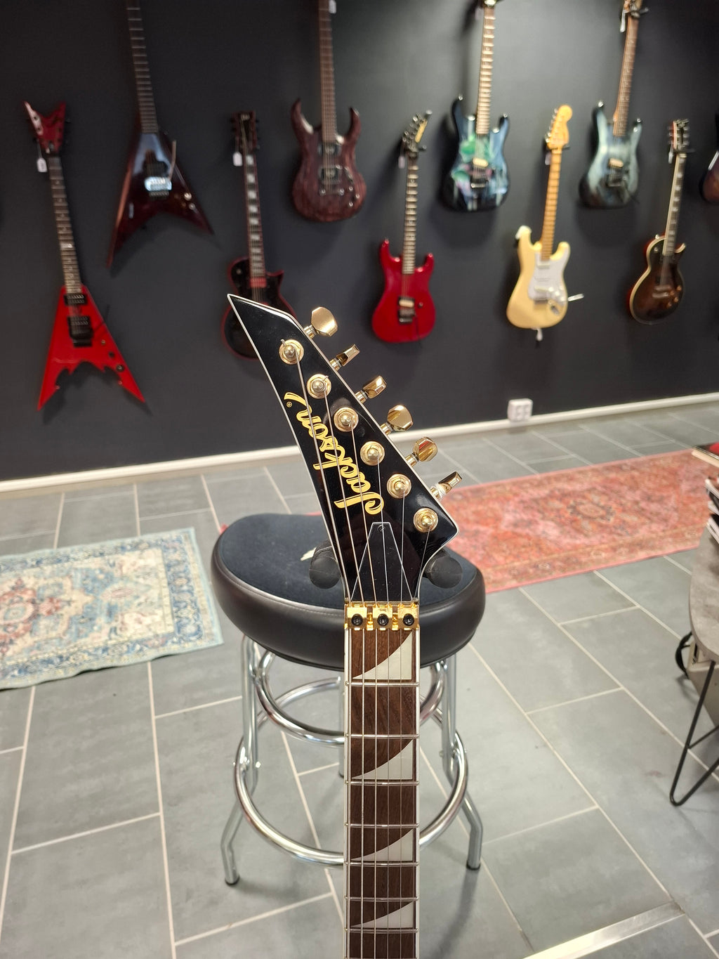 Jackson RRX24 Black with Yellow Bevels