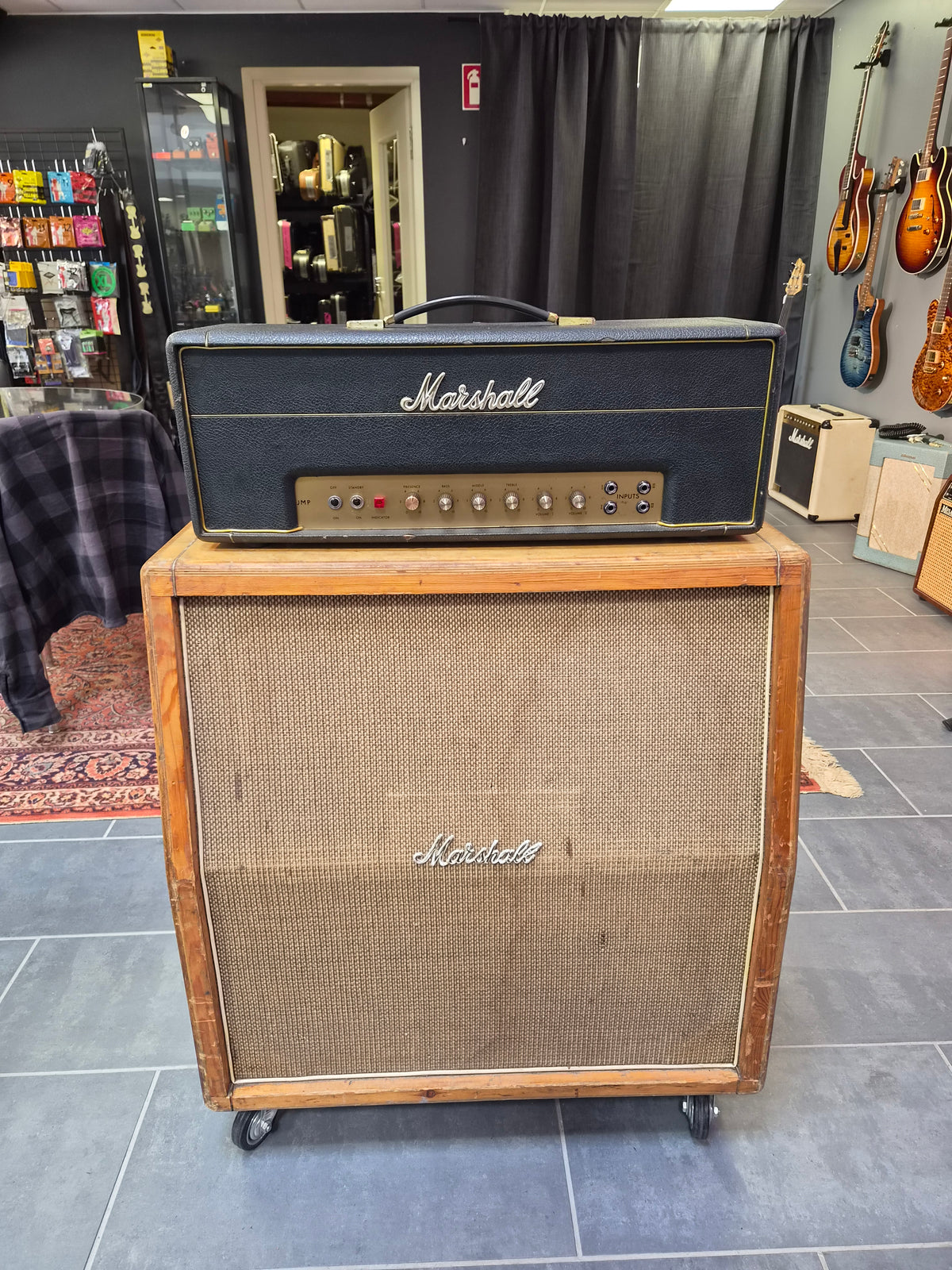 Marshall JMP 50W 1968 Plexi & Marshall 1982A Cabinet