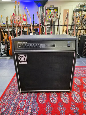 Ampeg B2-W 4x8" 350 Watt Bass Combo