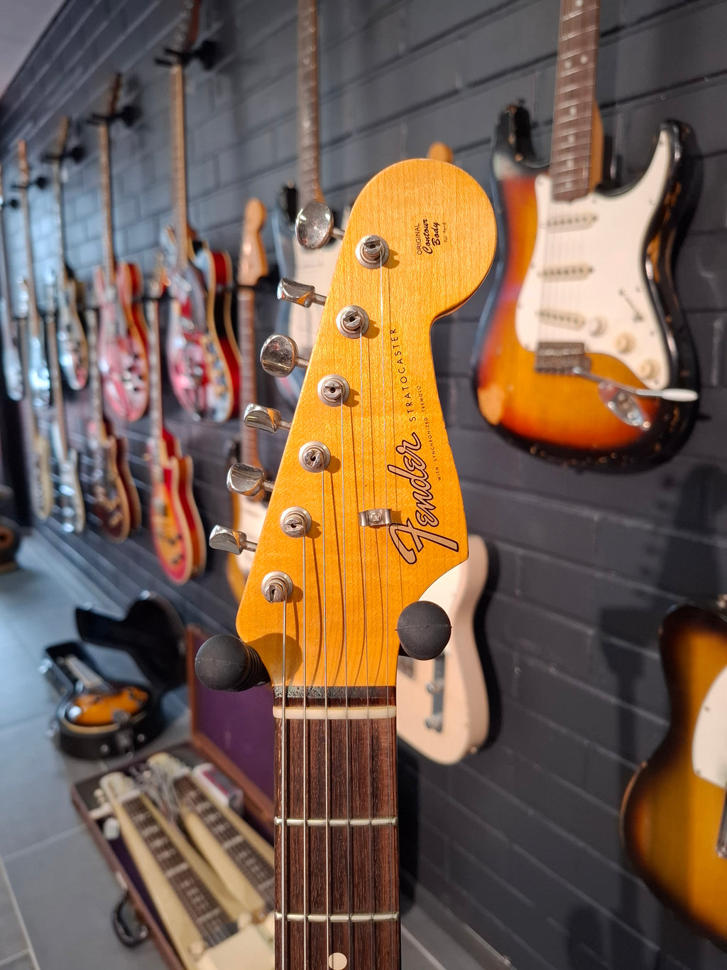 Fender Custom Shop Postmodern Stratocaster Journeyman Relic Vintage White 2021