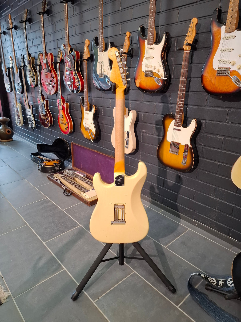 Fender Custom Shop Postmodern Stratocaster Journeyman Relic Vintage White 2021