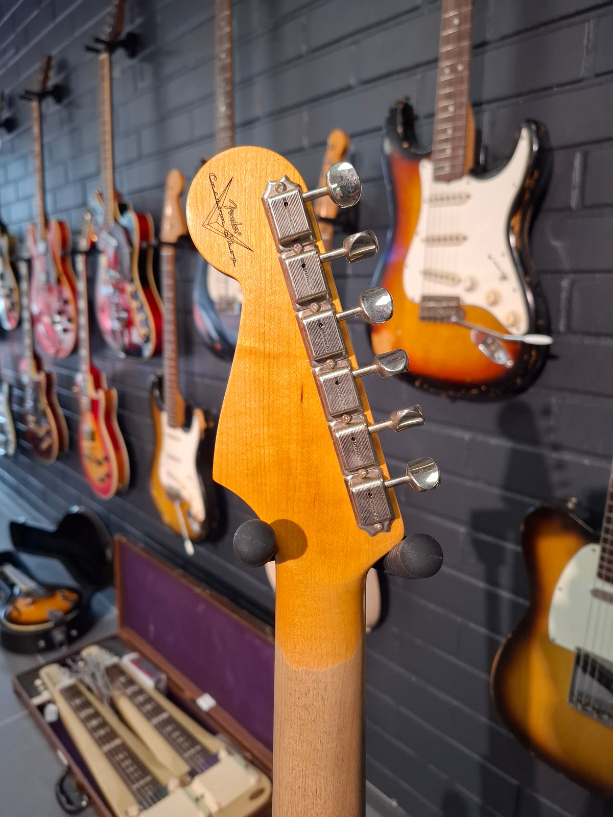 Fender Custom Shop Postmodern Stratocaster Journeyman Relic Vintage White 2021