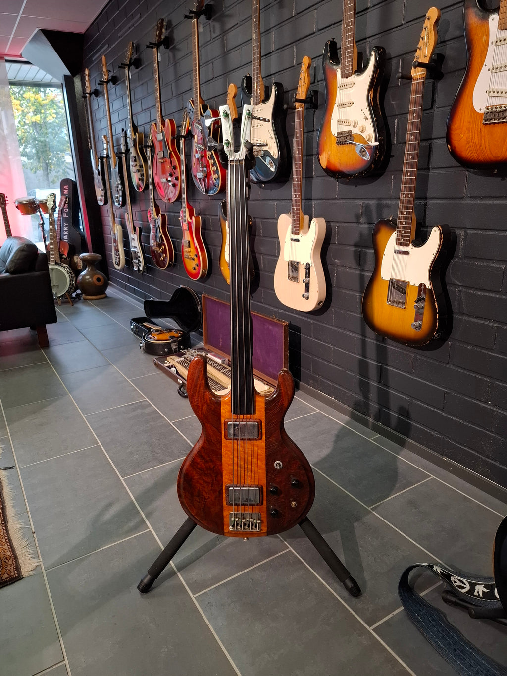 Kramer 650B Fretless 1970s