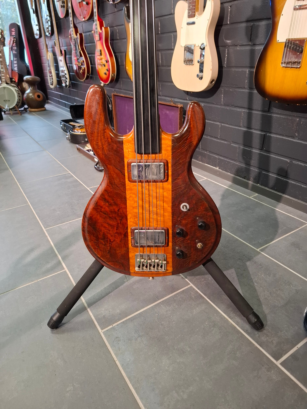 Kramer 650B Fretless 1970s