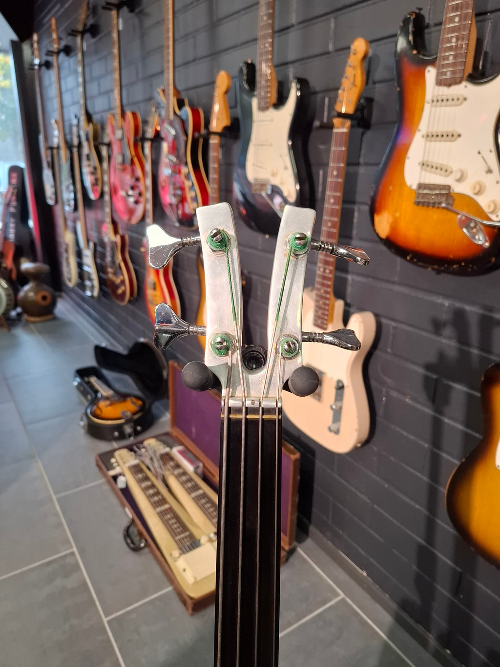 Kramer 650B Fretless 1970s