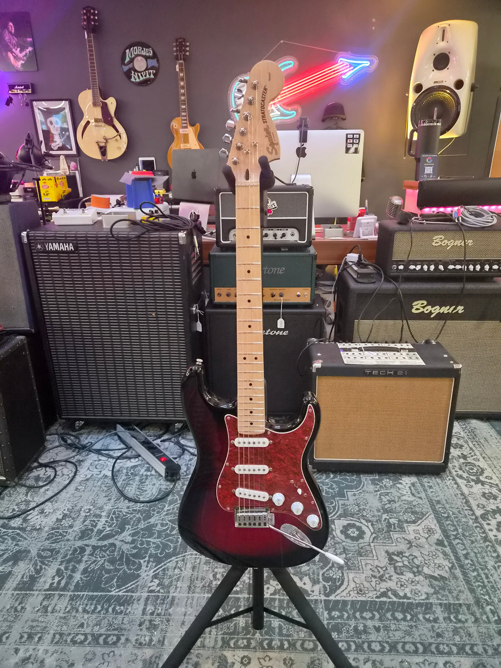 Squier Standard Stratocaster Antique Burst