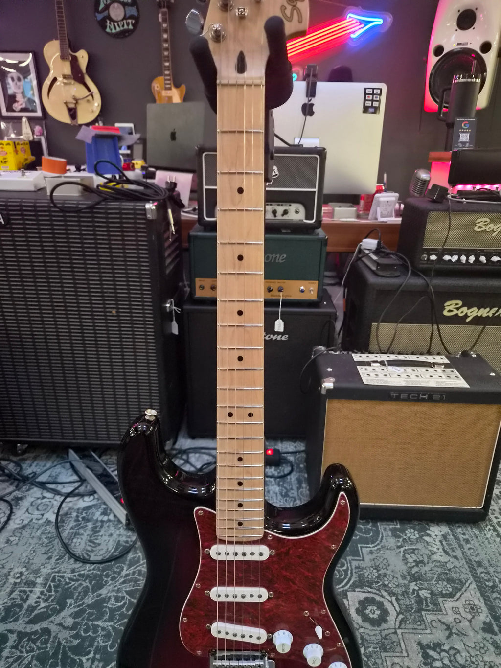 Squier Standard Stratocaster Antique Burst
