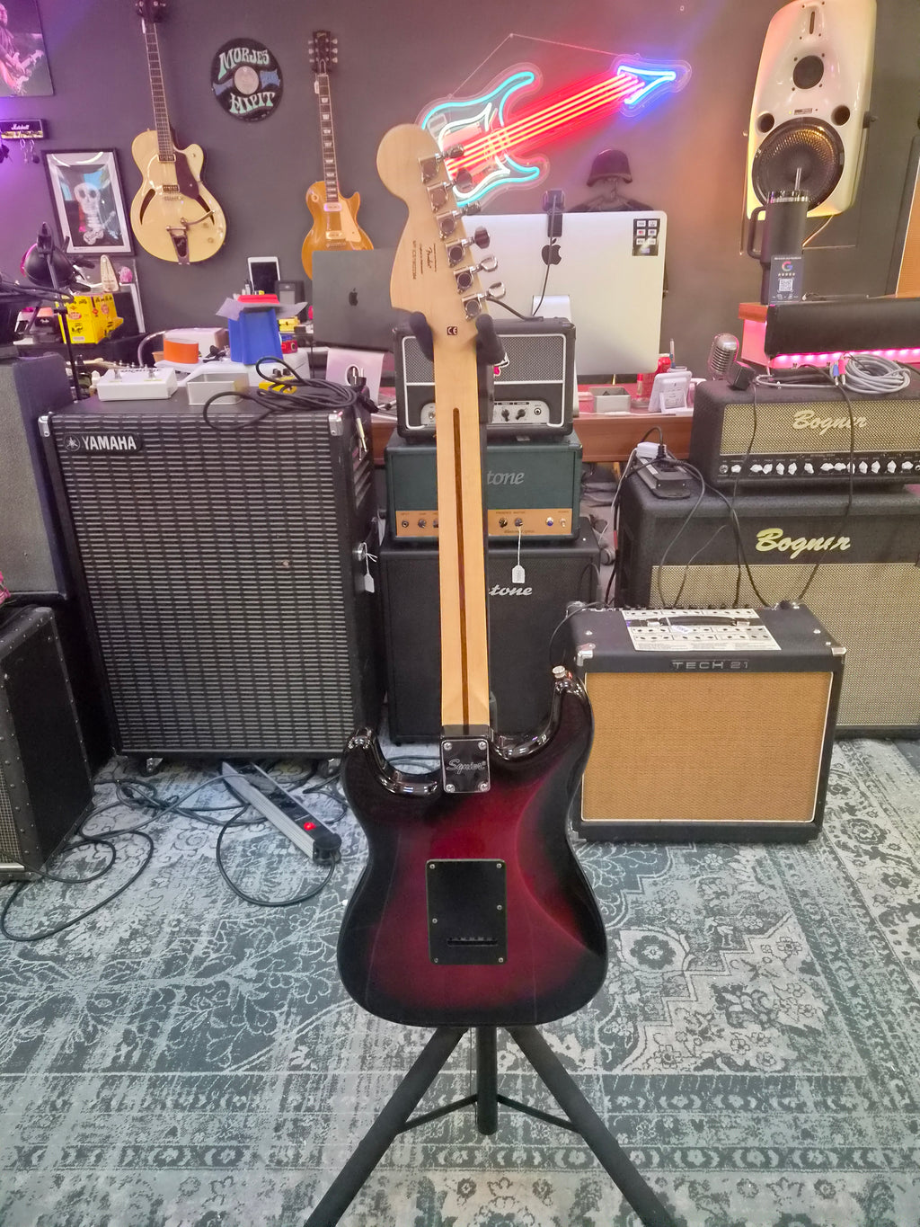 Squier Standard Stratocaster Antique Burst
